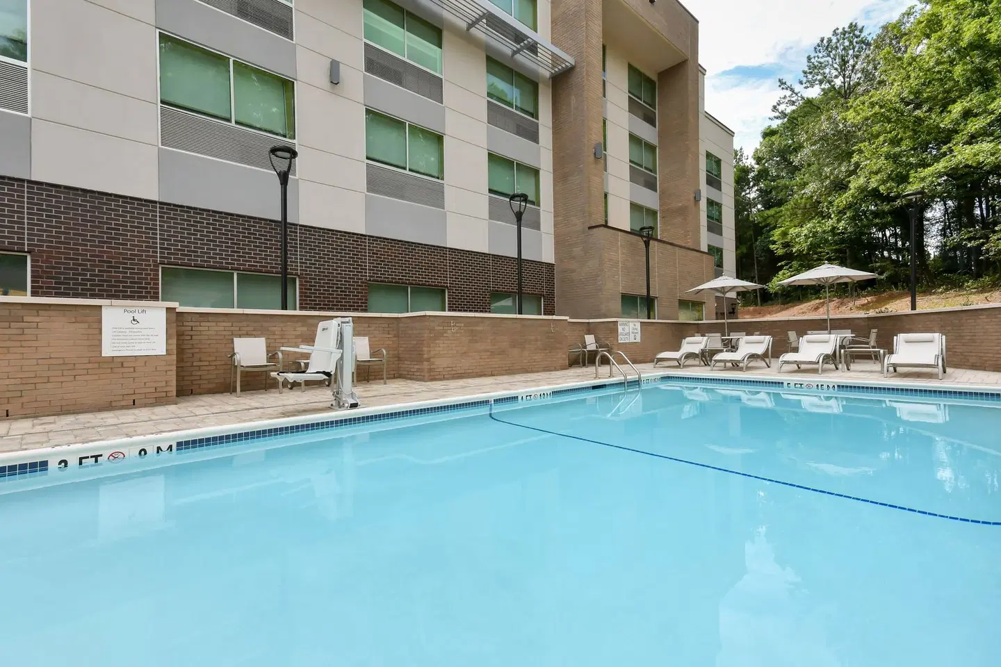 Holiday Inn Express & Suites Charlotte - Ballantyne by IHG OUTDOOR_POOL