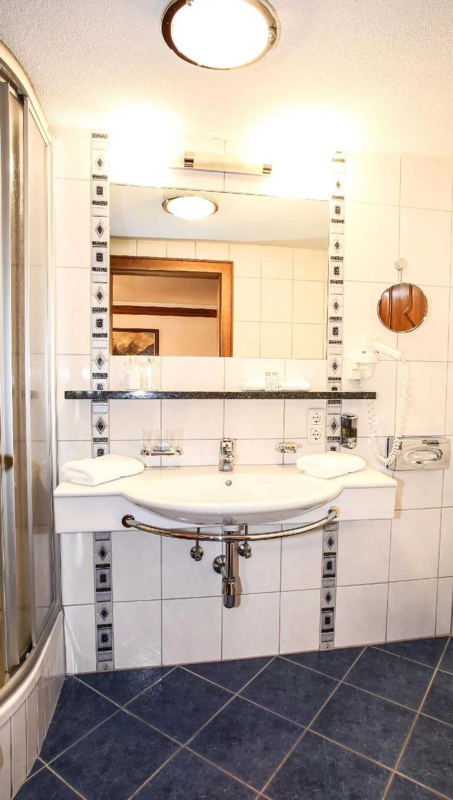 Hotel Post Kappl Badezimmer