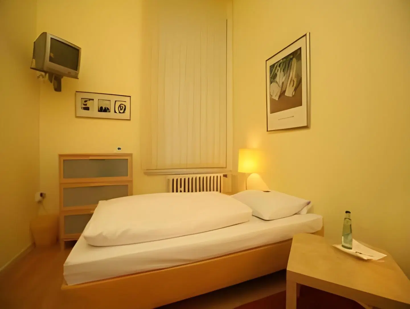 Reverey ROOM_EXAMPLE