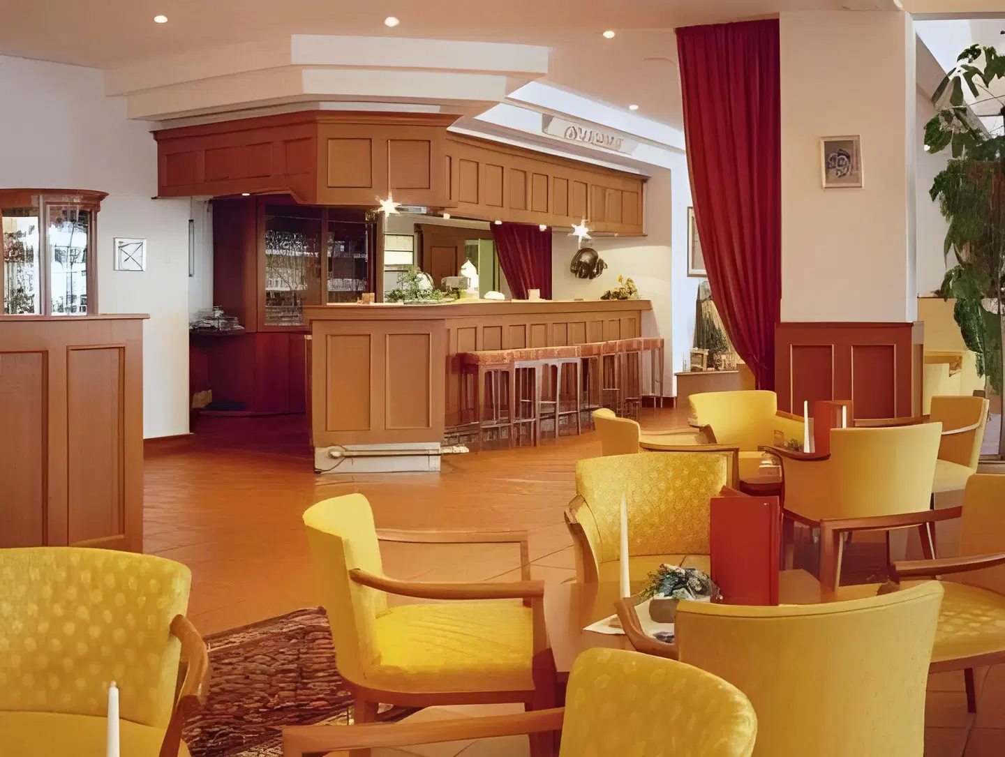 Panorama Berghotel Wettiner Höhe Bar