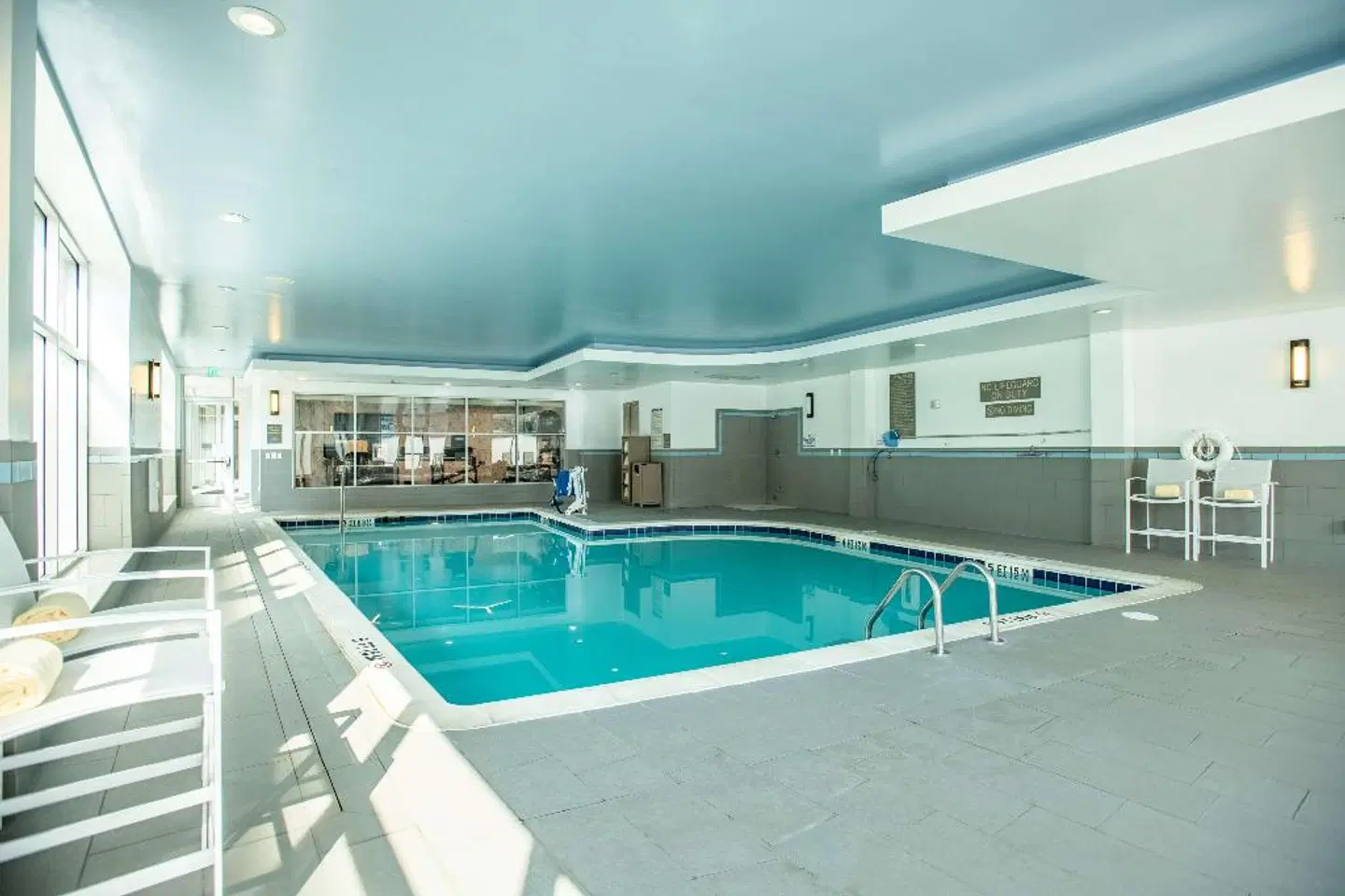 DoubleTree by Hilton Asheville Downtown Hallenbad