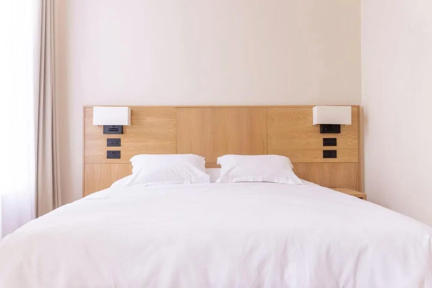 School Lane Hotel in Liverpool ONE ROOM_EXAMPLE