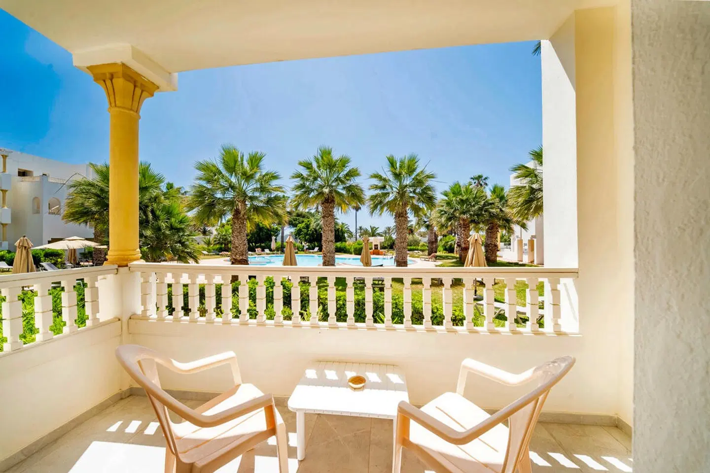 Calimera Delfino Beach Resort & Spa Terrasse