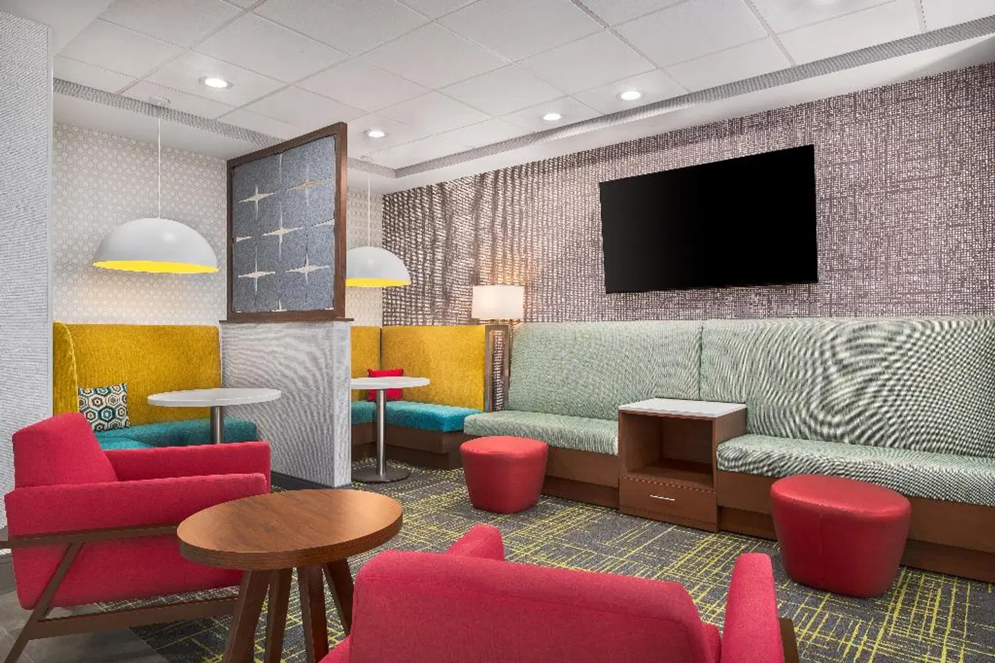 Hampton Inn & Suites Charlotte Arrowood LOUNGE_LOBBY