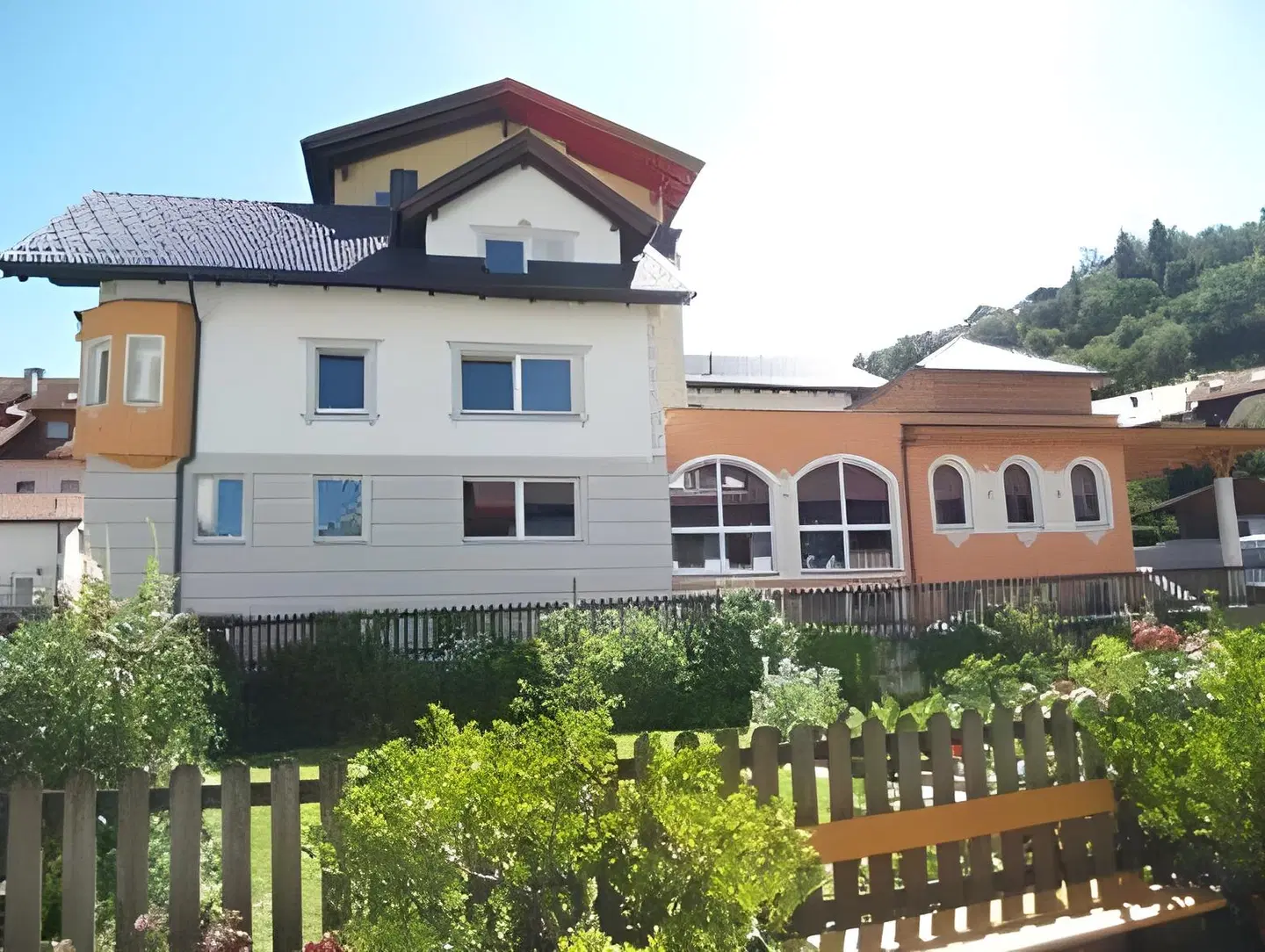 Stefan EXTERIOR