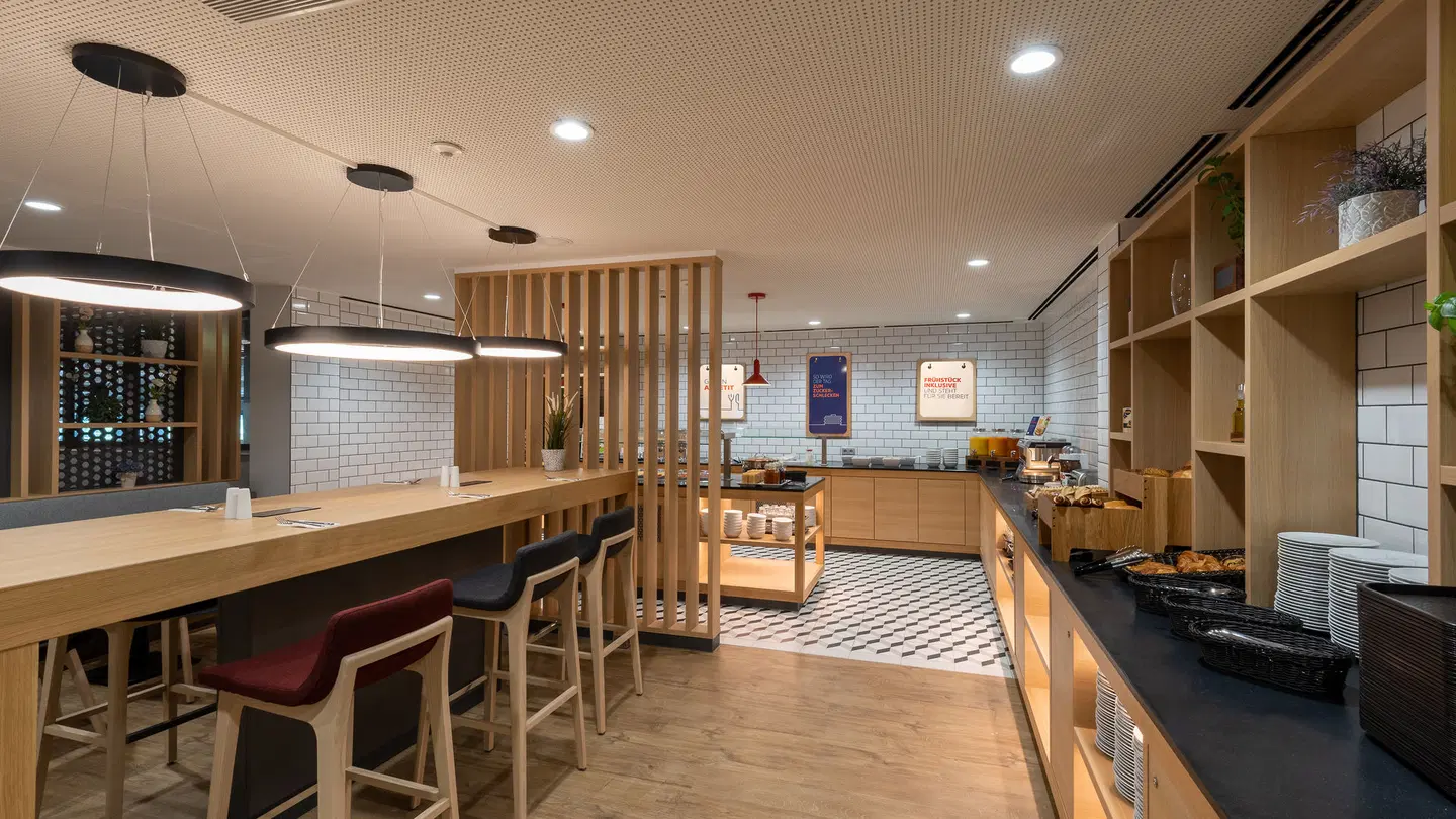 Holiday Inn Express Hamburg South A7/AS42 by IHG Bar