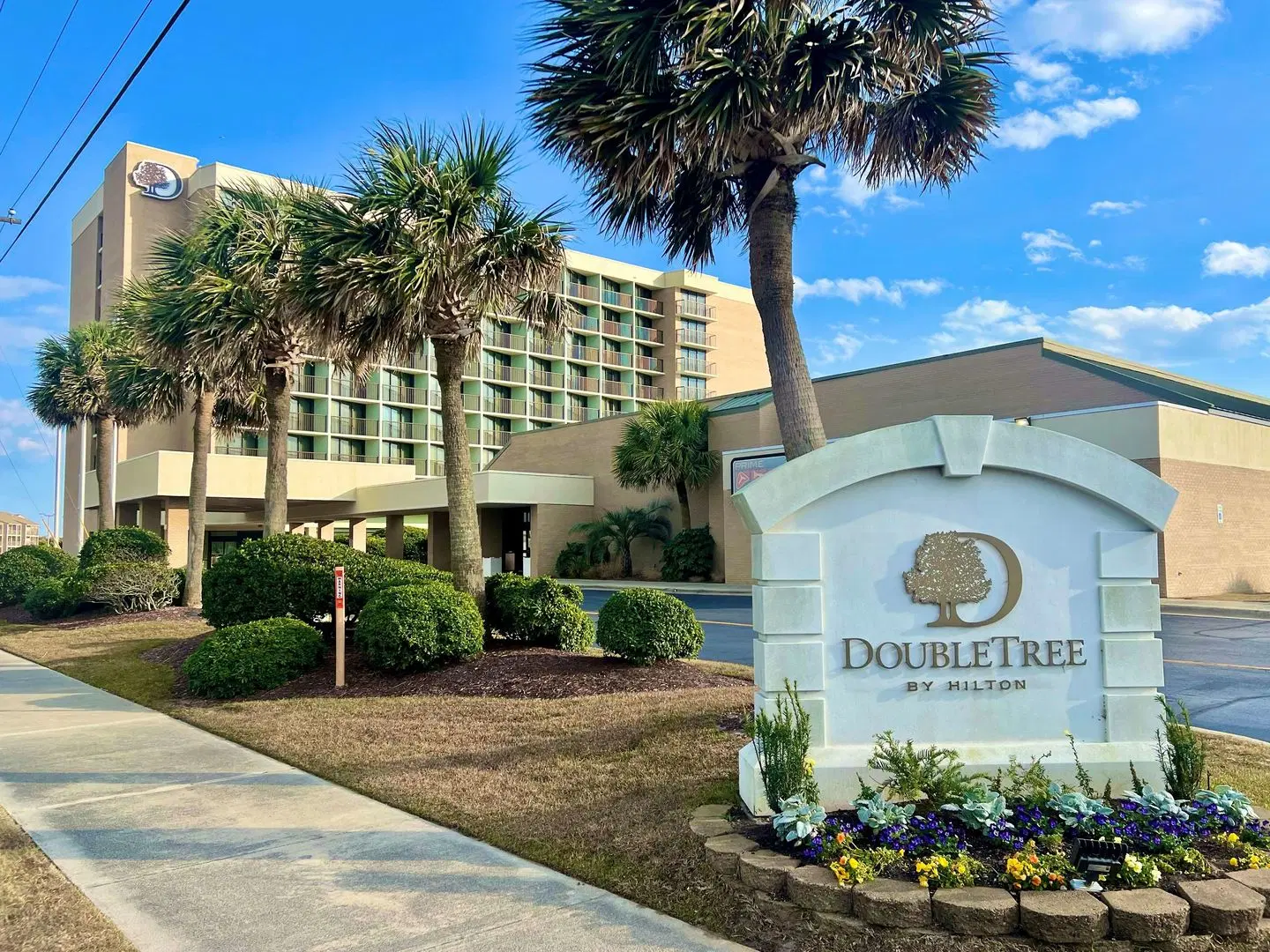 DoubleTree by Hilton Atlantic Beach Oceanfront EXTERIOR