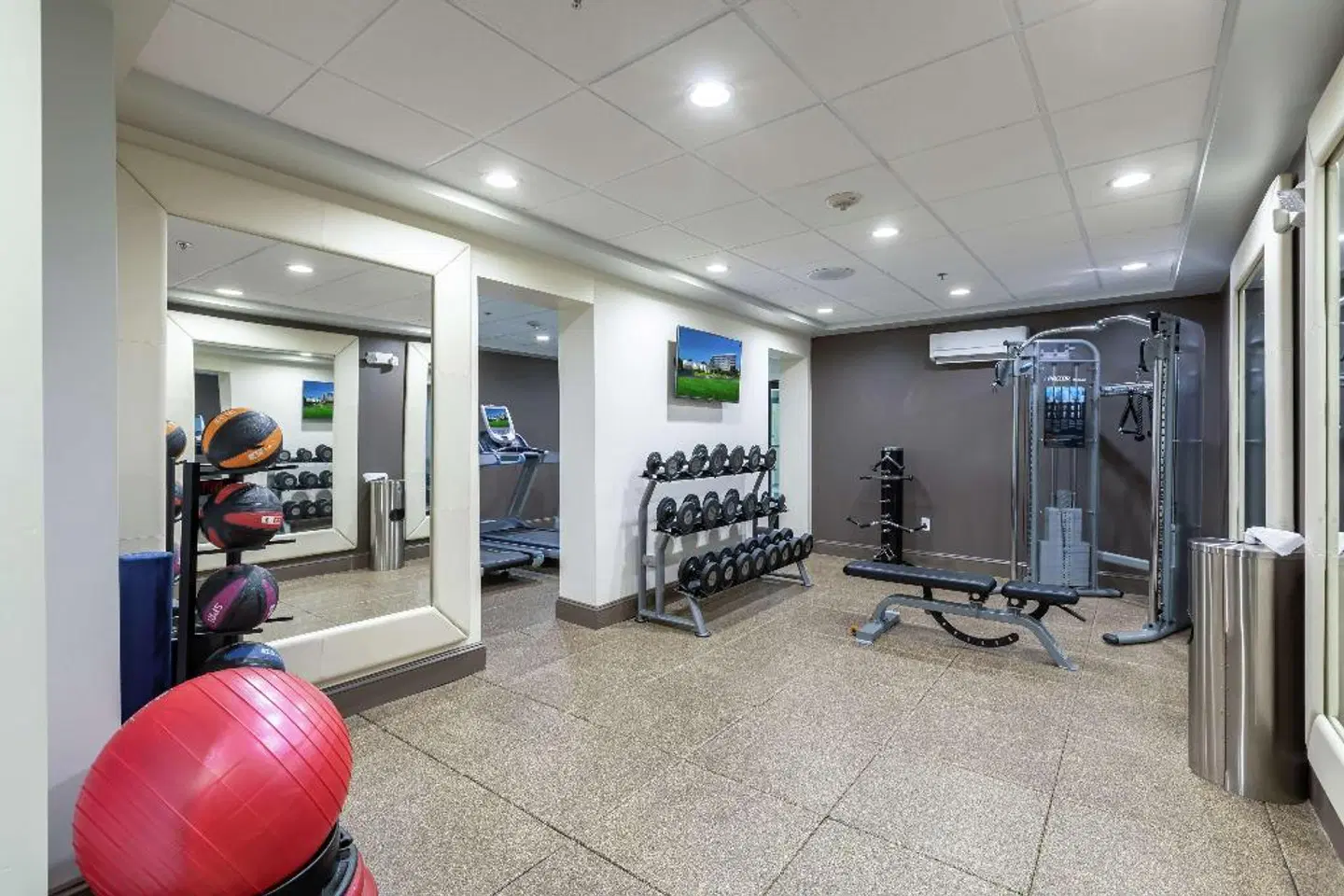 DoubleTree by Hilton Hotel Winston Salem - University SPORTS_AND_LEISURE