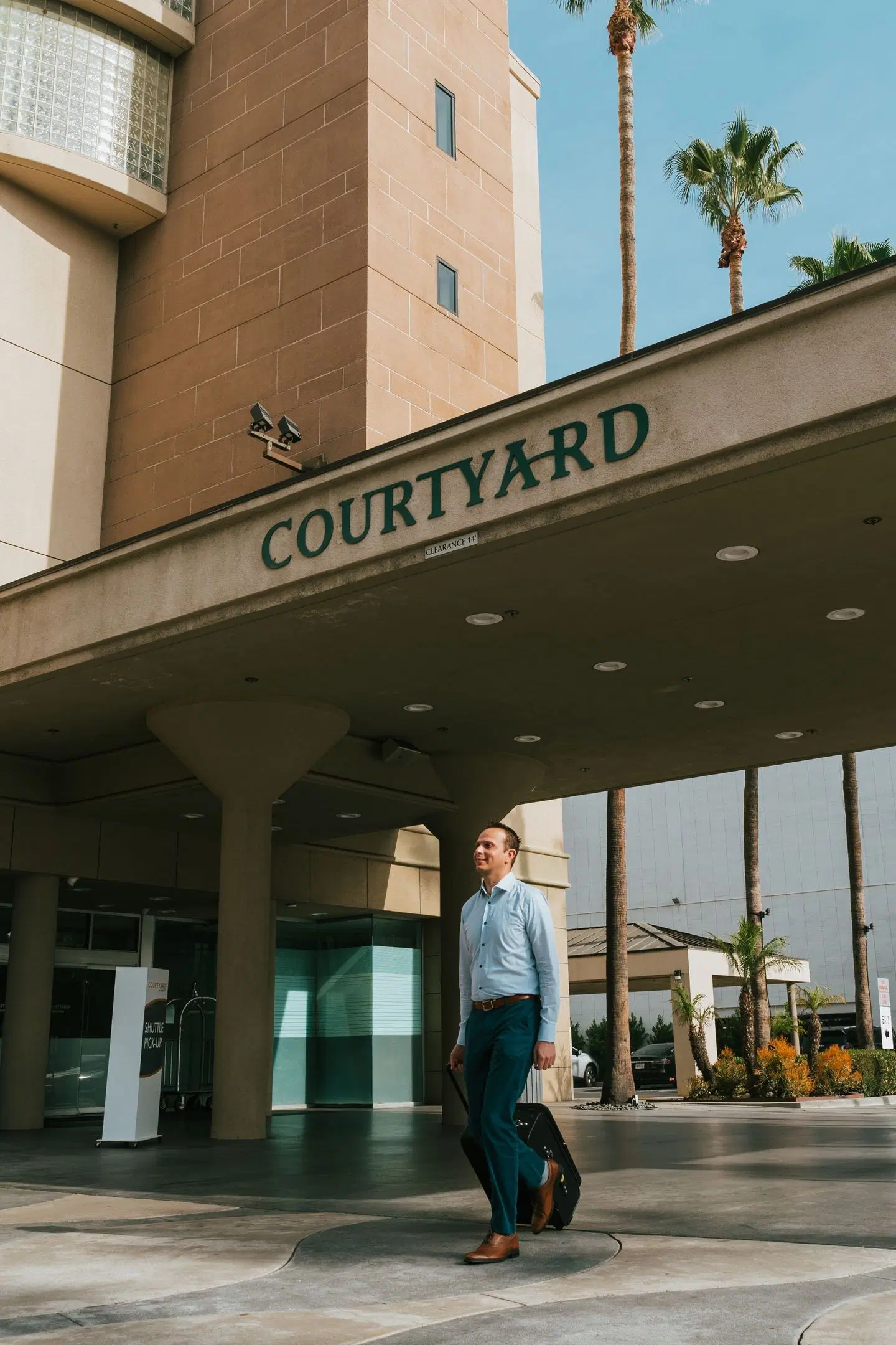 Courtyard by Marriott Los Angeles LAX/Century Boulevard EXTERIOR