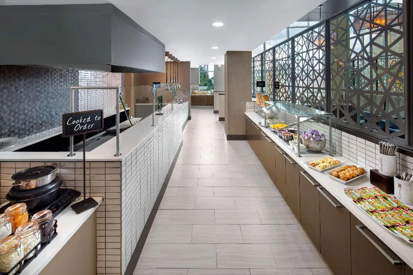 Embassy Suites by Hilton Charlotte Uptown Bar