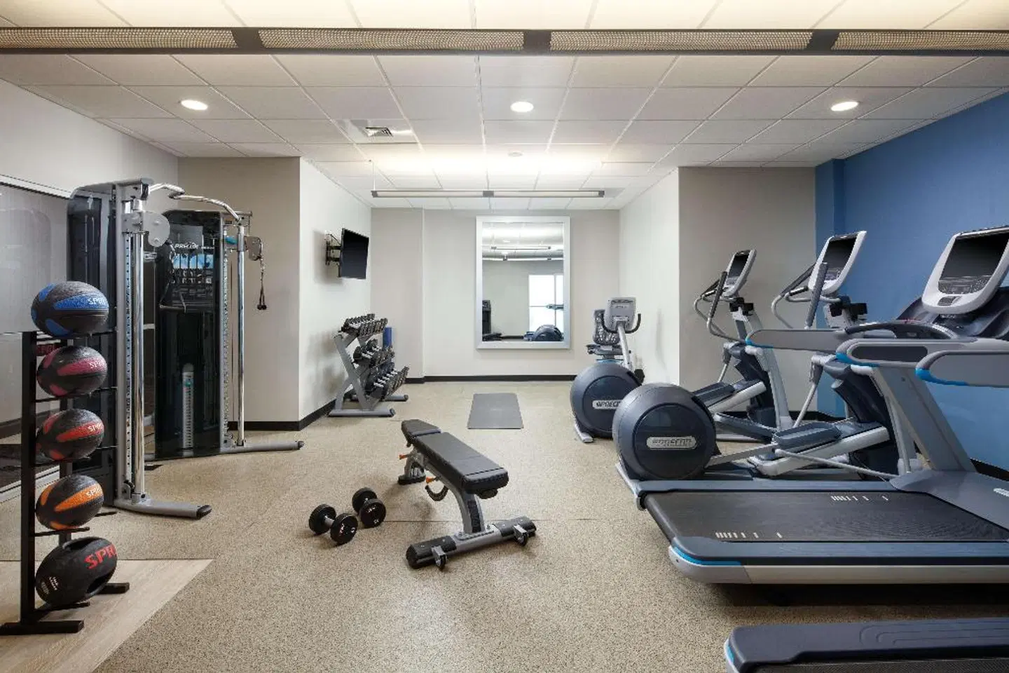 Embassy Suites by Hilton Charlotte Uptown SPORTS_AND_LEISURE