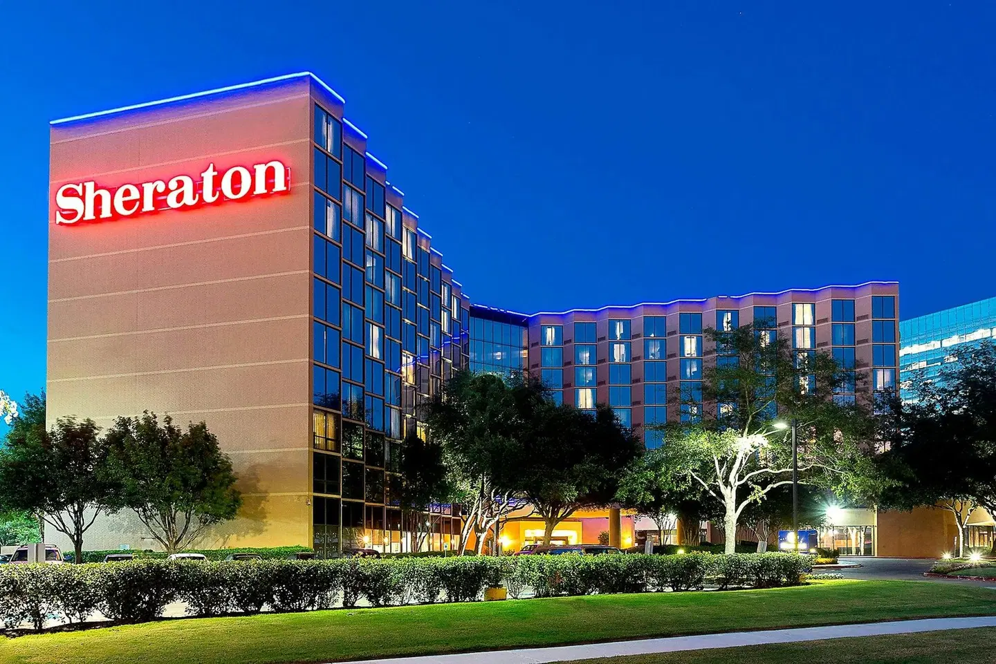 Sheraton Houston Brookhollow EXTERIOR