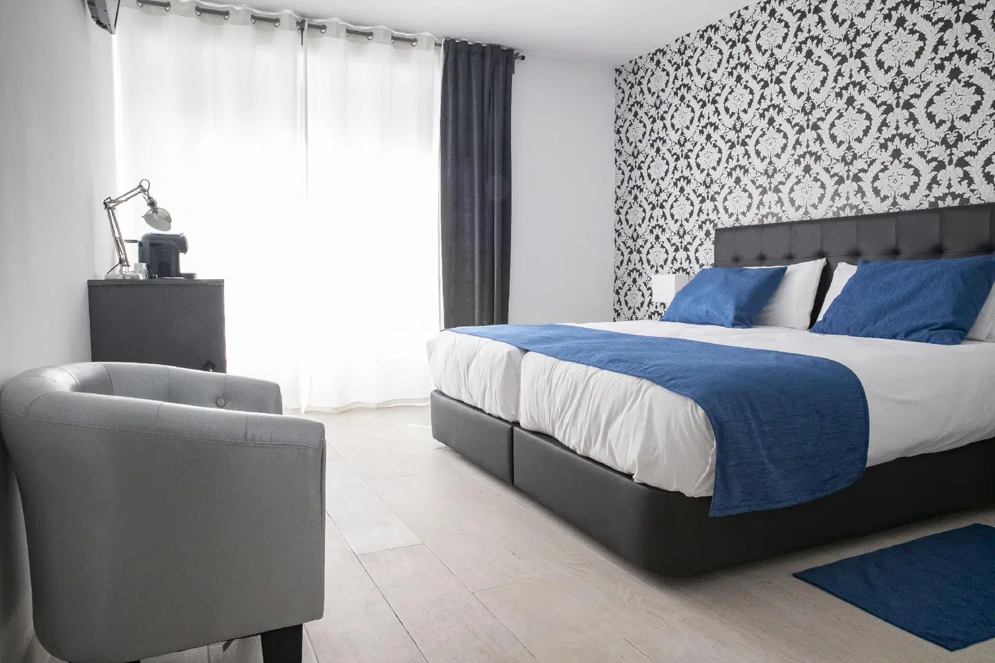 I Host You ROOM_EXAMPLE