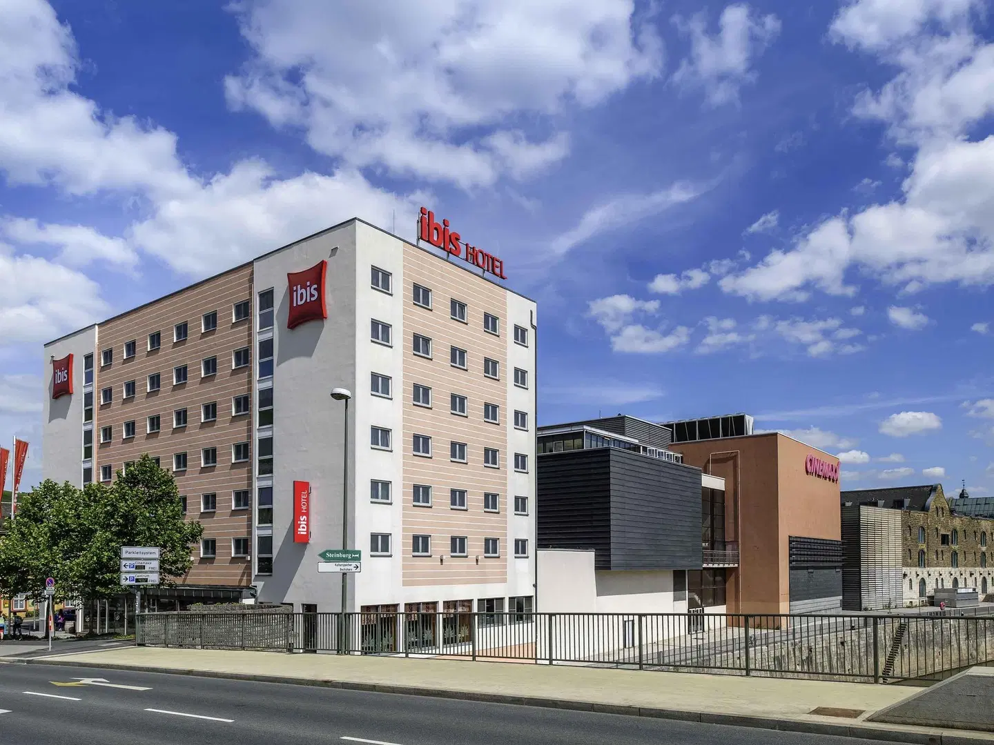 ibis Wuerzburg City EXTERIOR