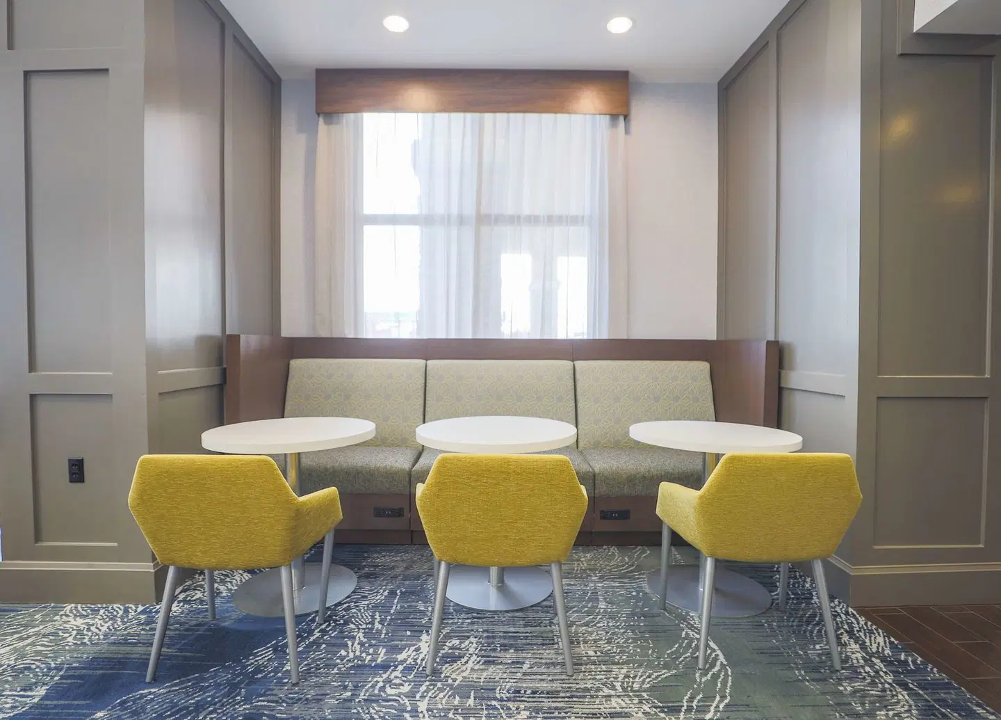 Hampton Inn & Suites Bay City ROOM_EXAMPLE