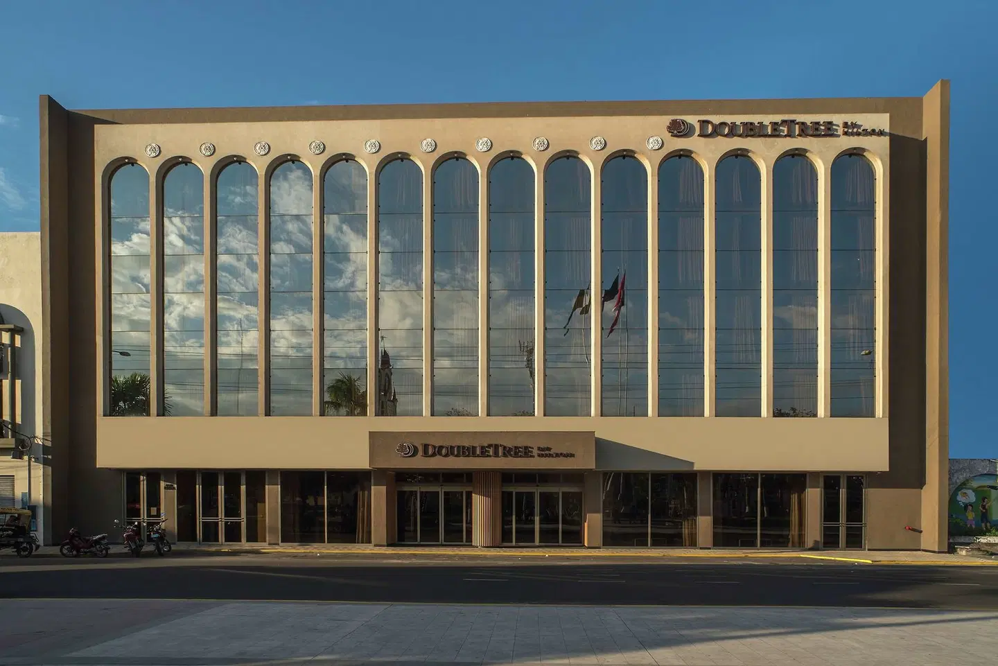DoubleTree by Hilton Hotel Iquitos EXTERIOR