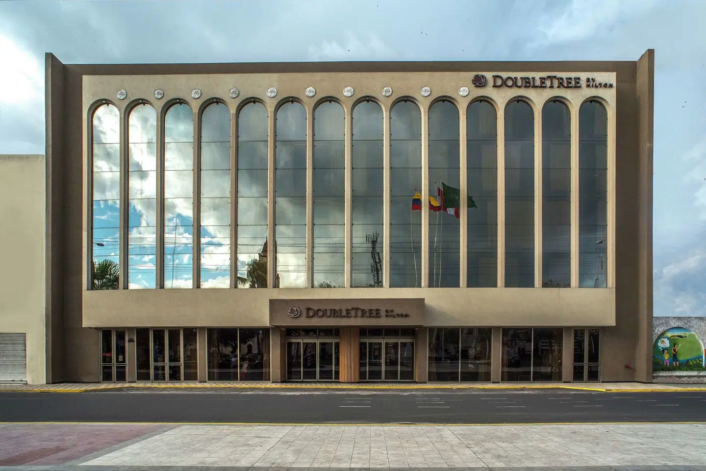 DoubleTree by Hilton Hotel Iquitos EXTERIOR