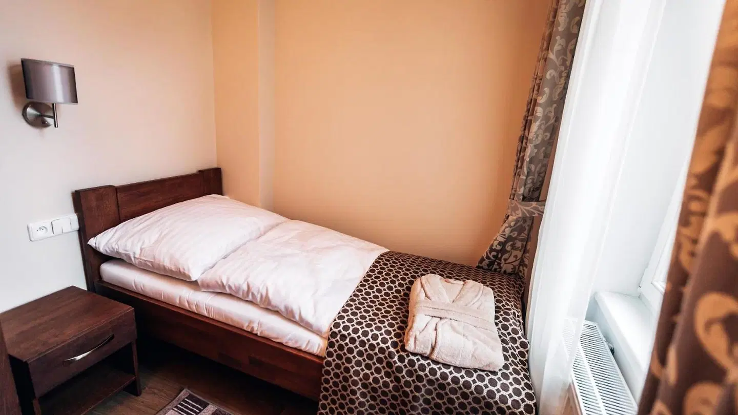 Star Hotel ROOM_EXAMPLE