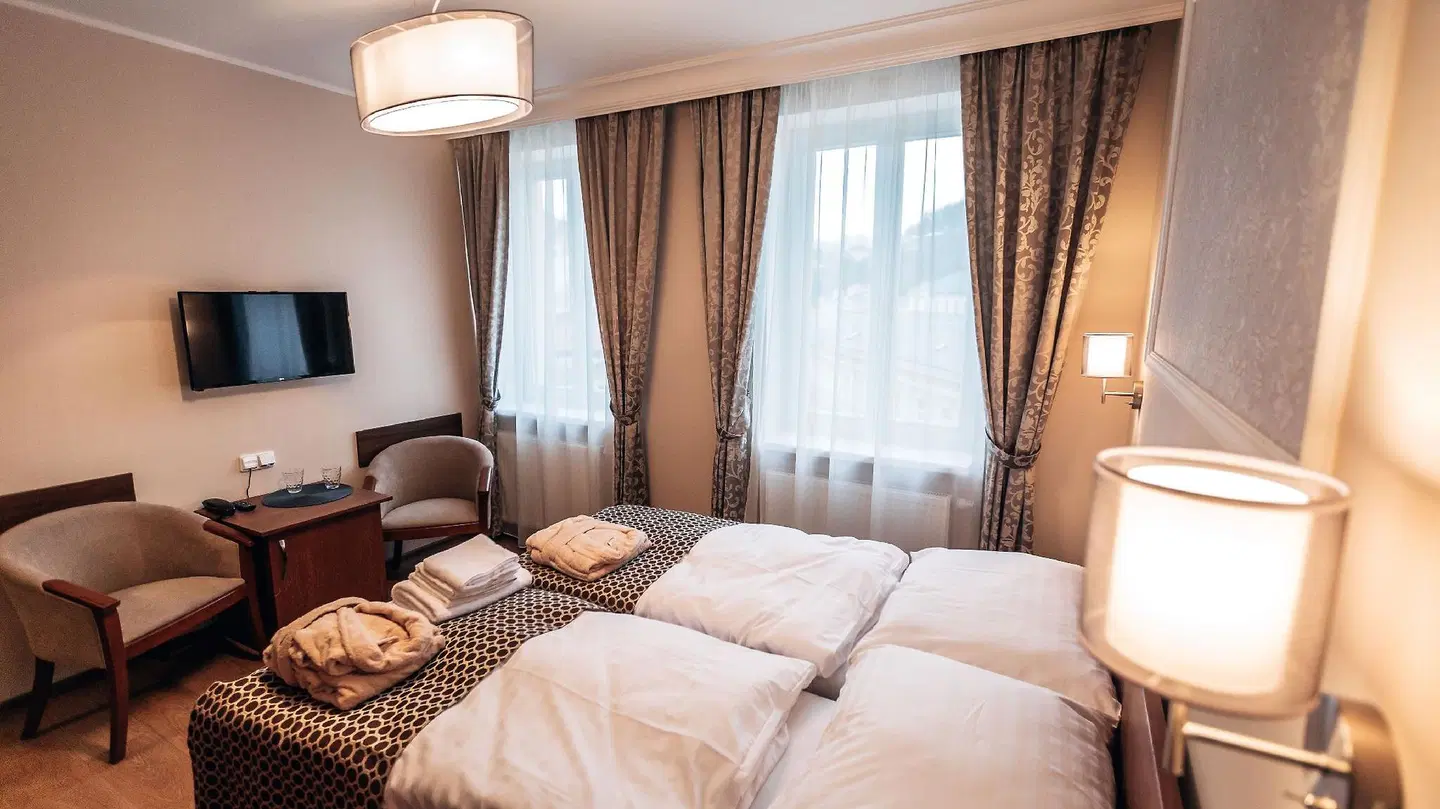 Star Hotel ROOM_EXAMPLE