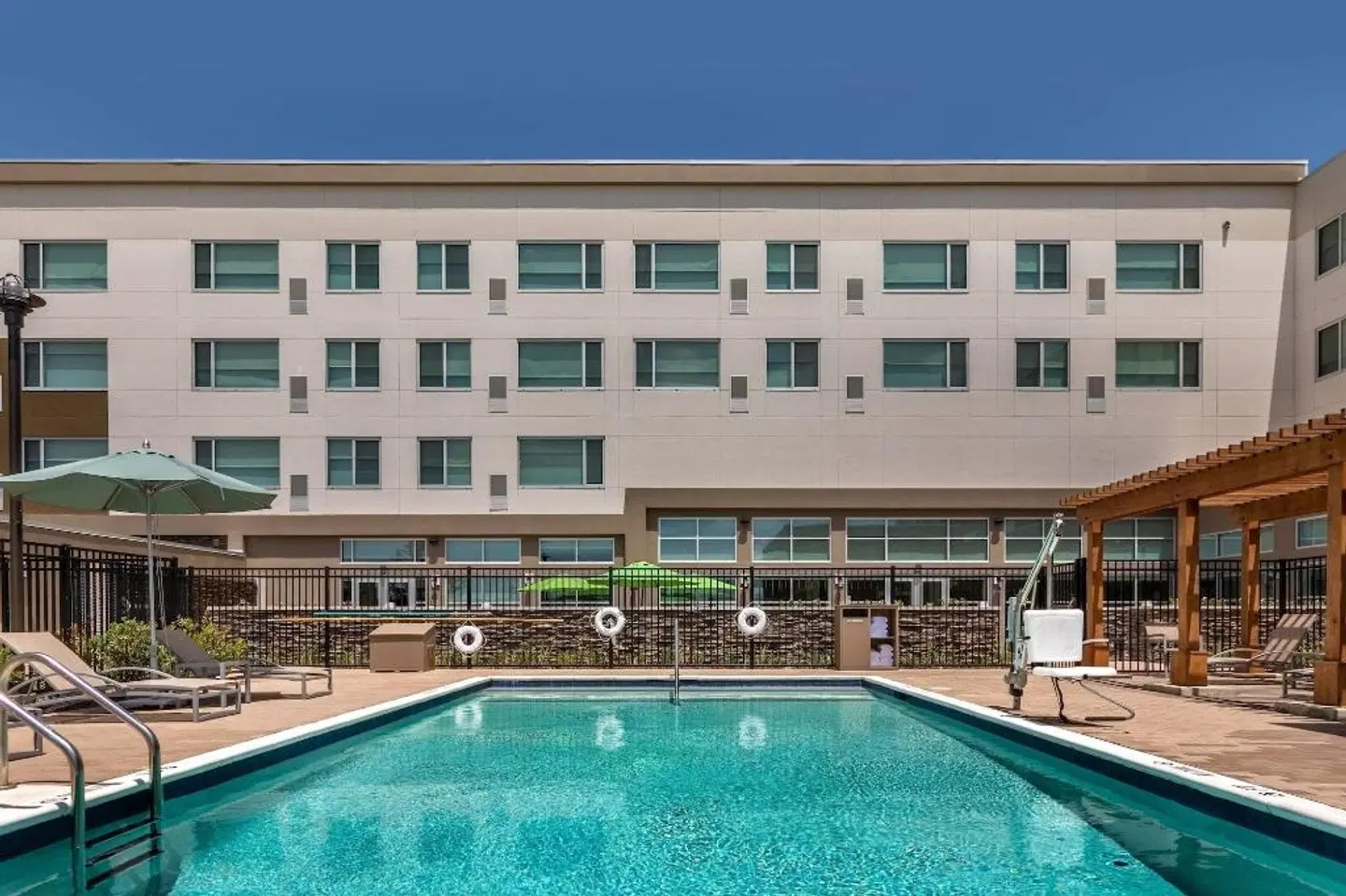 Element by Westin Houston Katy OUTDOOR_POOL