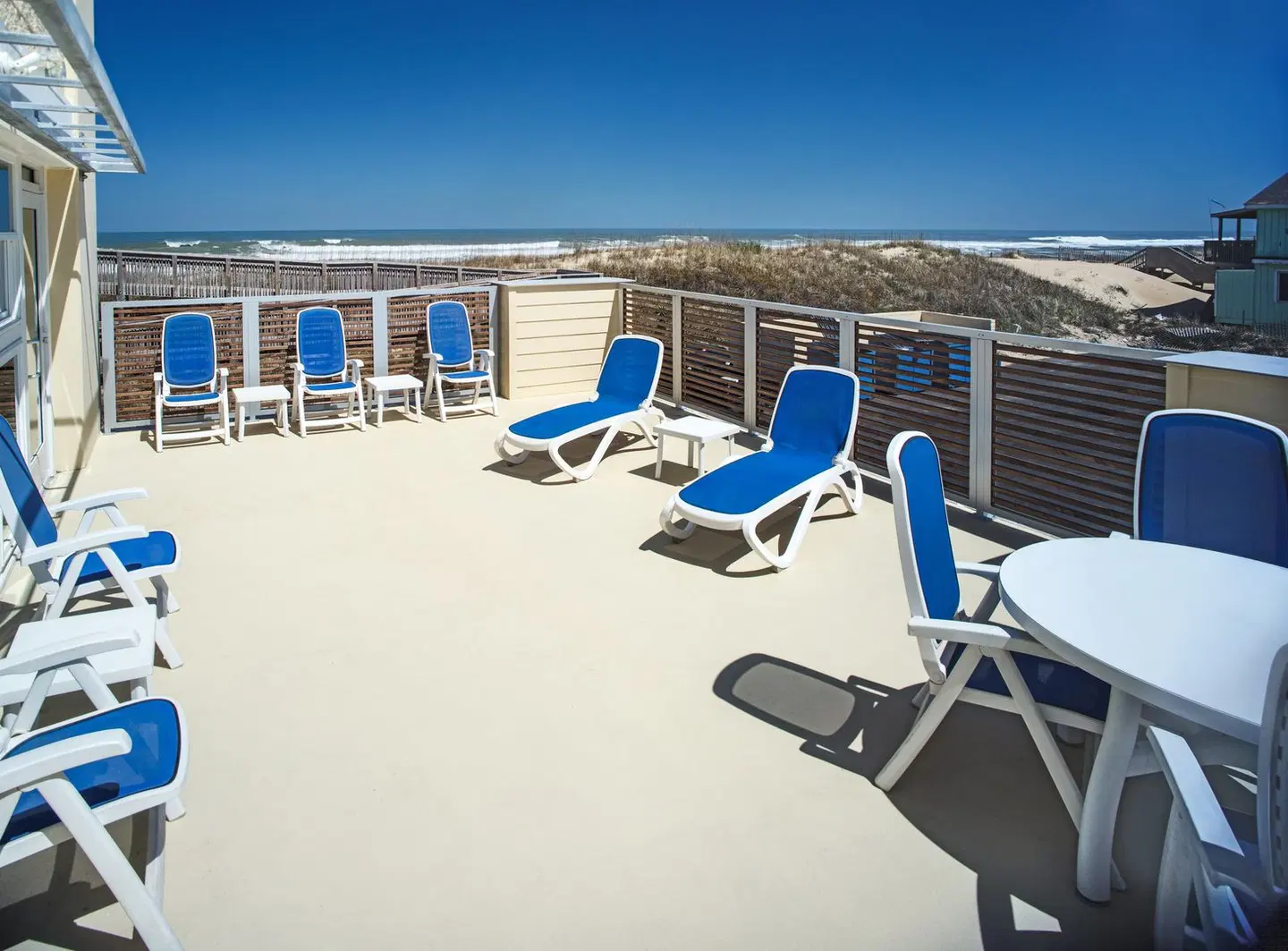 Holiday Inn Express Nags Head Oceanfront by IHG Strand