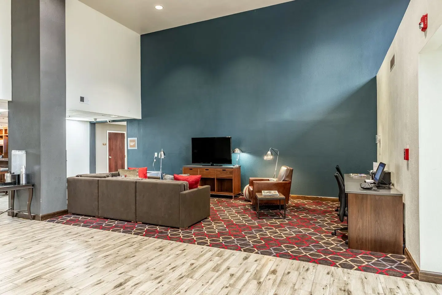 Four Points by Sheraton Greensboro Airport ROOM_EXAMPLE