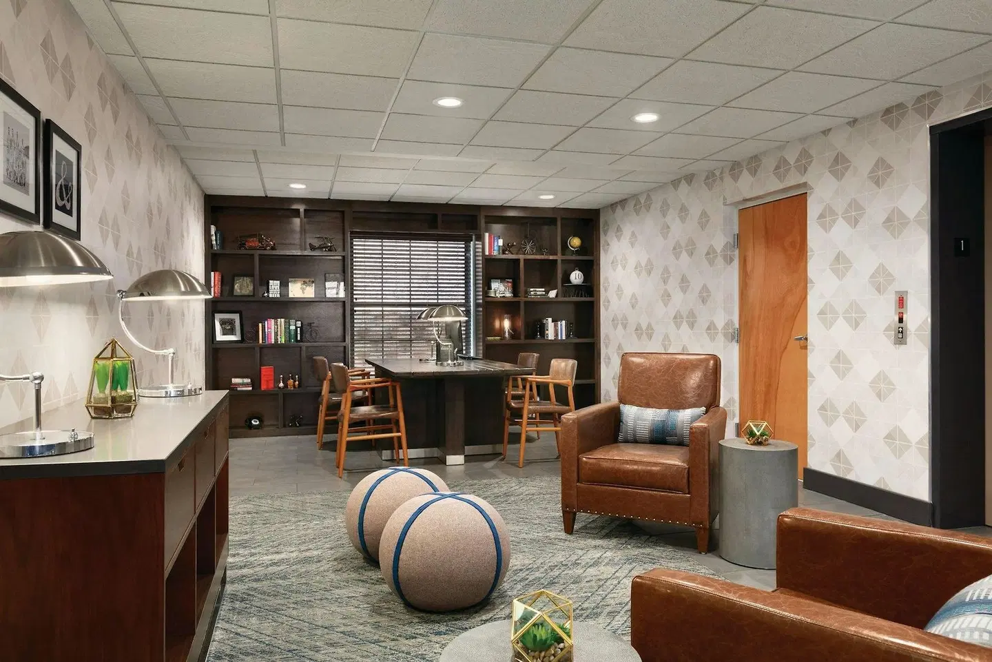 Four Points by Sheraton Raleigh Arena LOUNGE_LOBBY