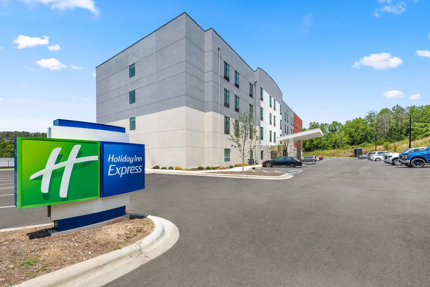 Holiday Inn Express Asheville - Woodfin by IHG EXTERIOR