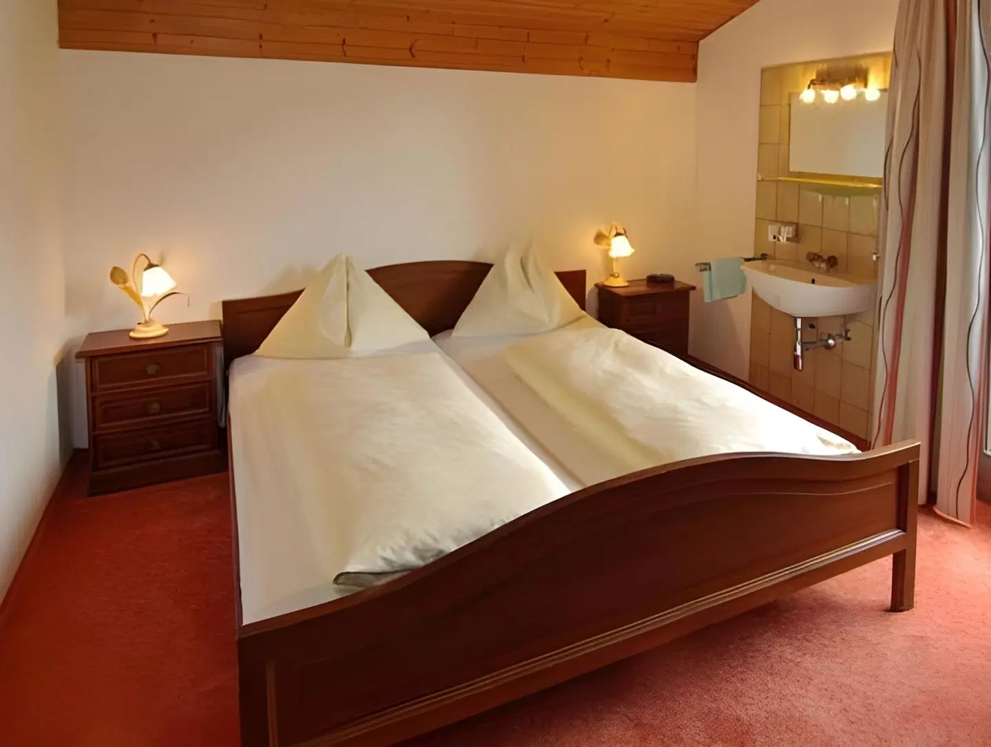 Central ROOM_EXAMPLE