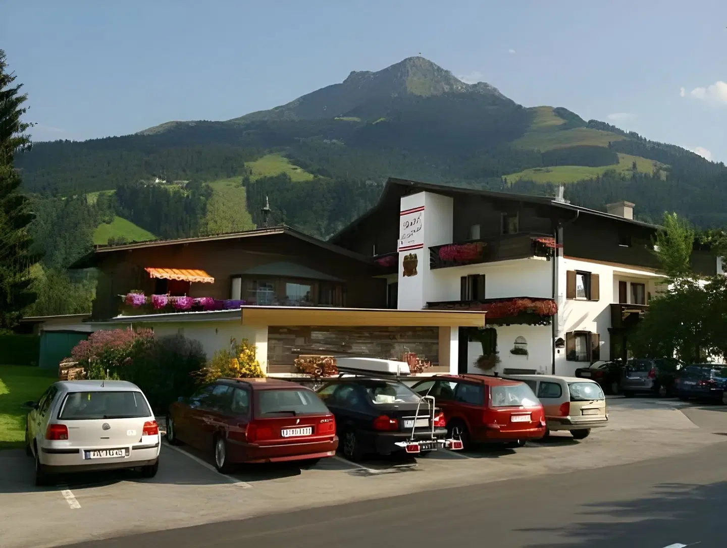 Central EXTERIOR