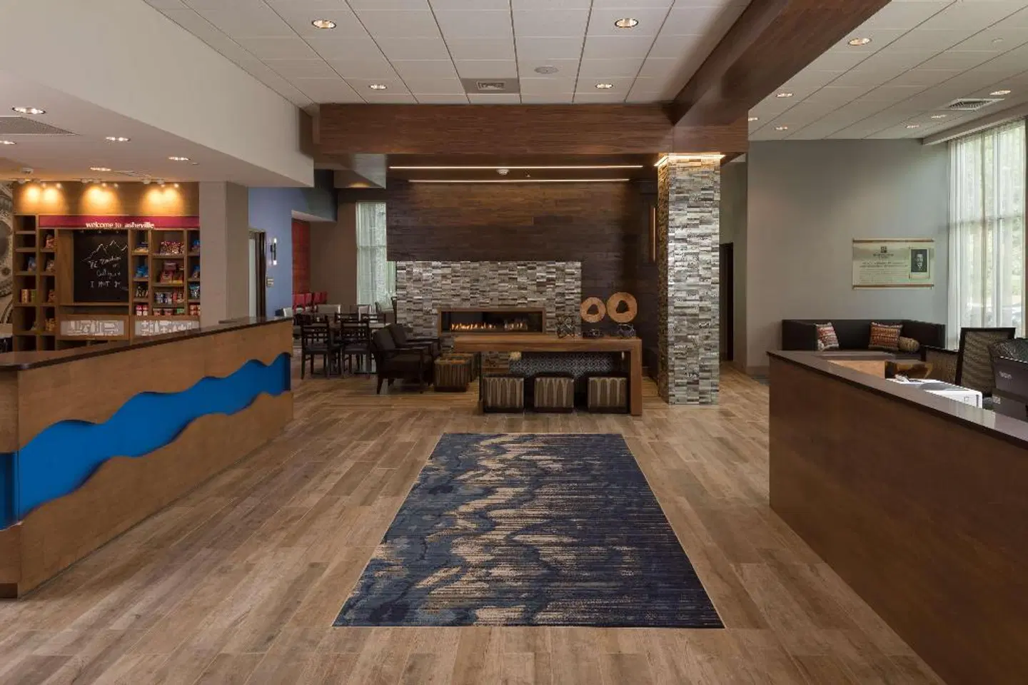 Hampton Inn & Suites Asheville Biltmore Village LOUNGE_LOBBY