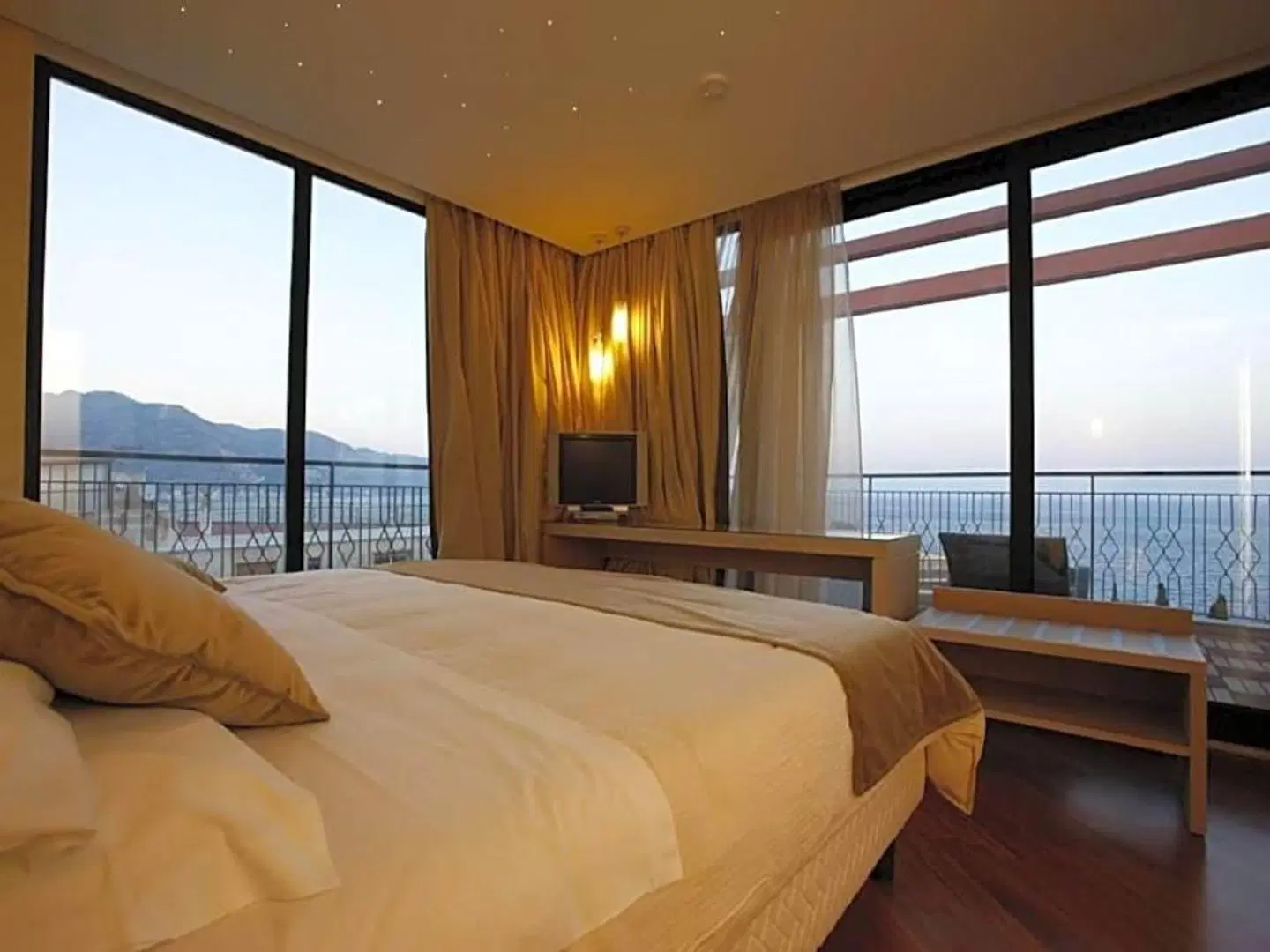 Villa Esperia ROOM_EXAMPLE