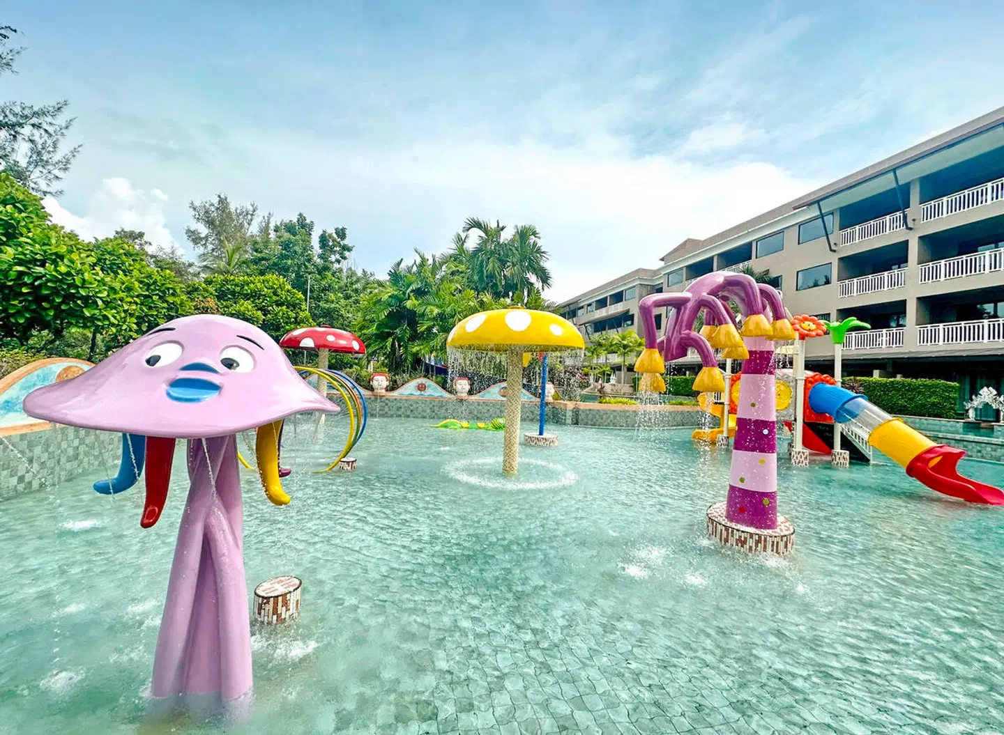Maikhao Palm Beach Resort OUTDOOR_POOL