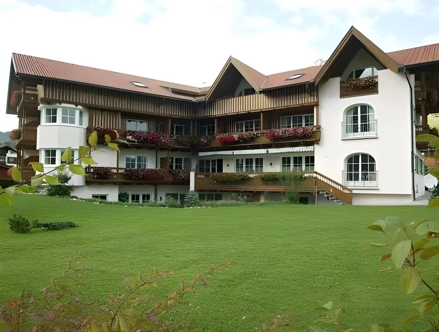 MONS suites wine passion EXTERIOR