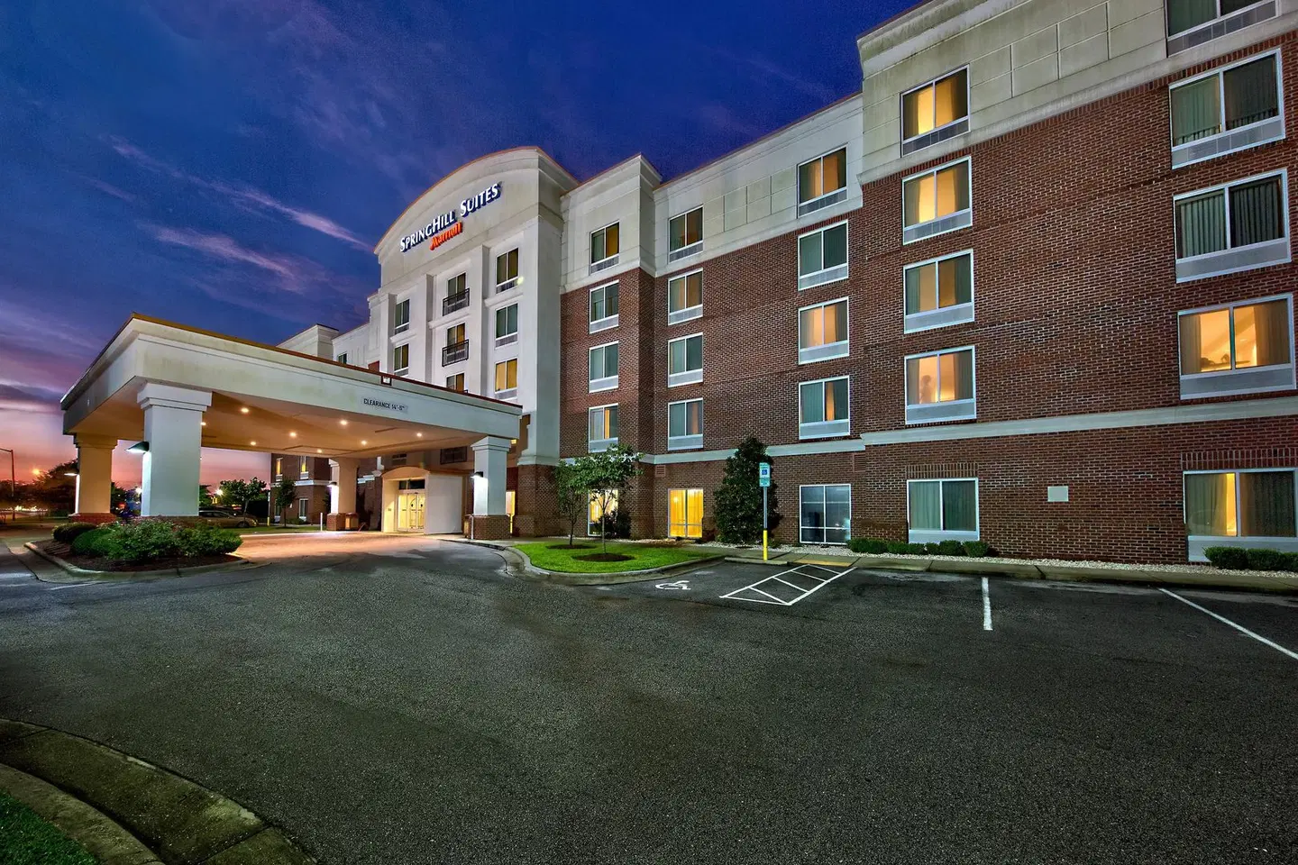 SpringHill Suites by Marriott New Bern EXTERIOR