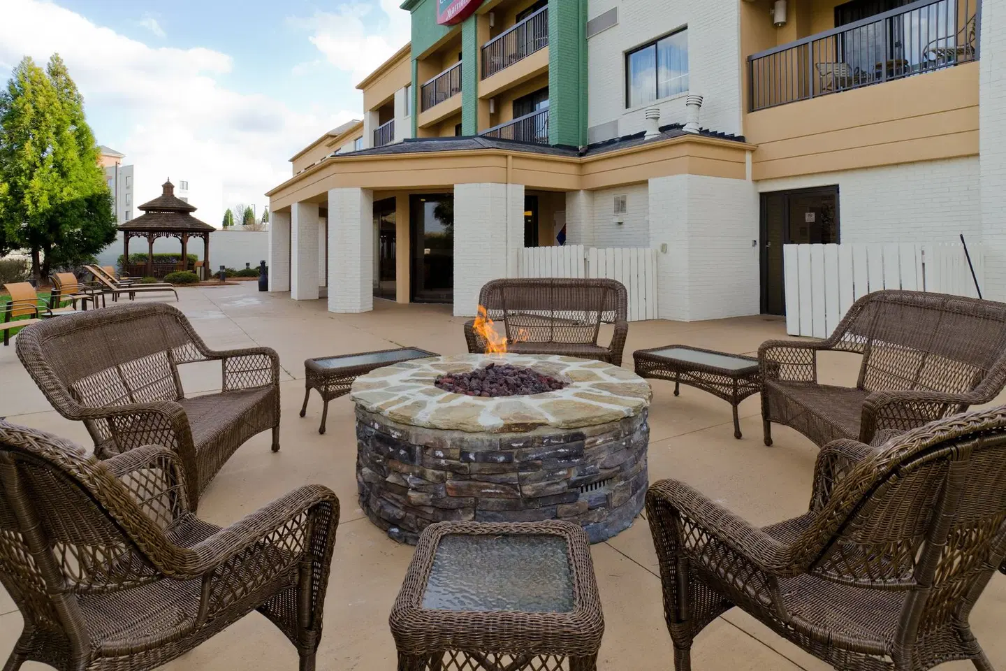 Courtyard by Marriott Charlotte Lake Norman Terrasse