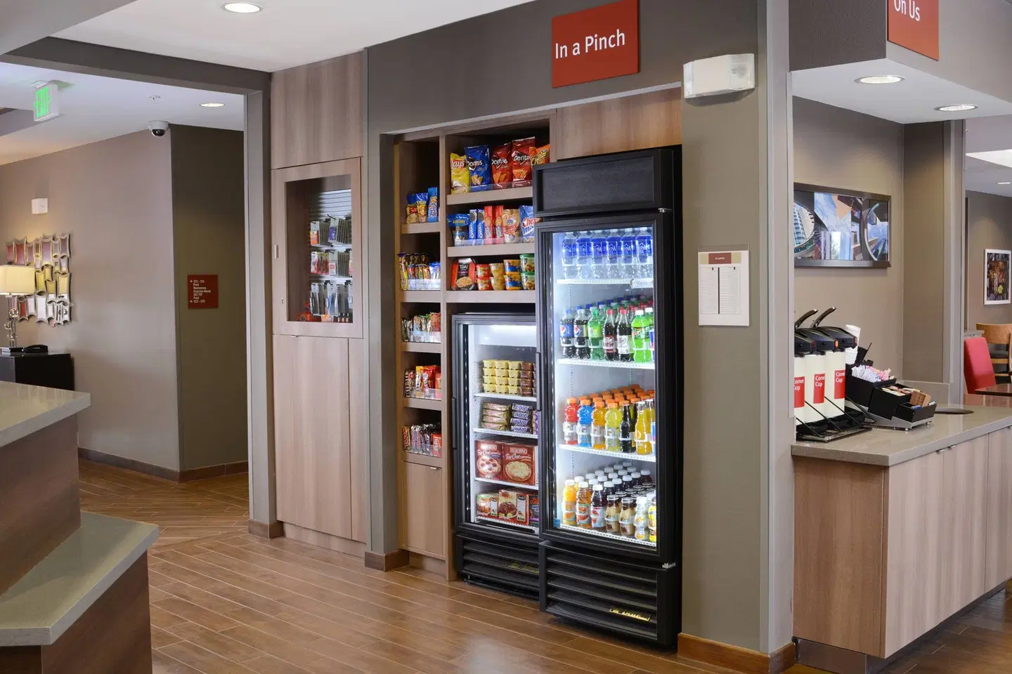 TownePlace Suites by Marriott Houston Galleria Area Bar