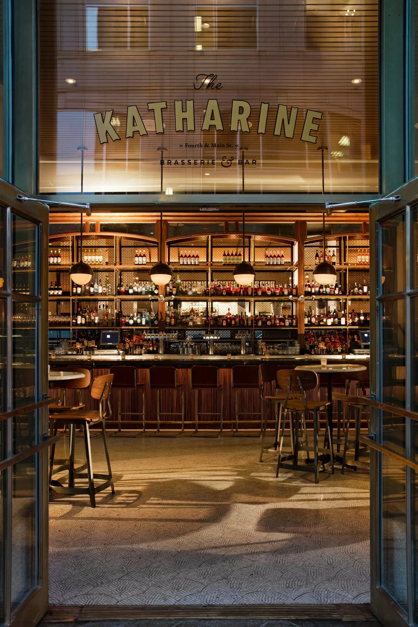 Kimpton Cardinal Hotel by IHG Bar