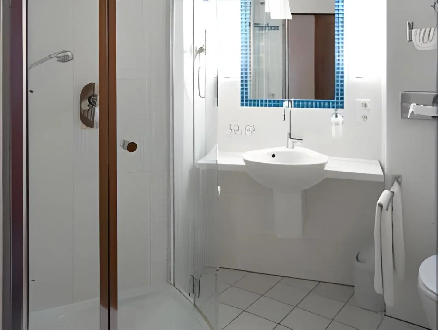 Hotel am Torturm Badezimmer
