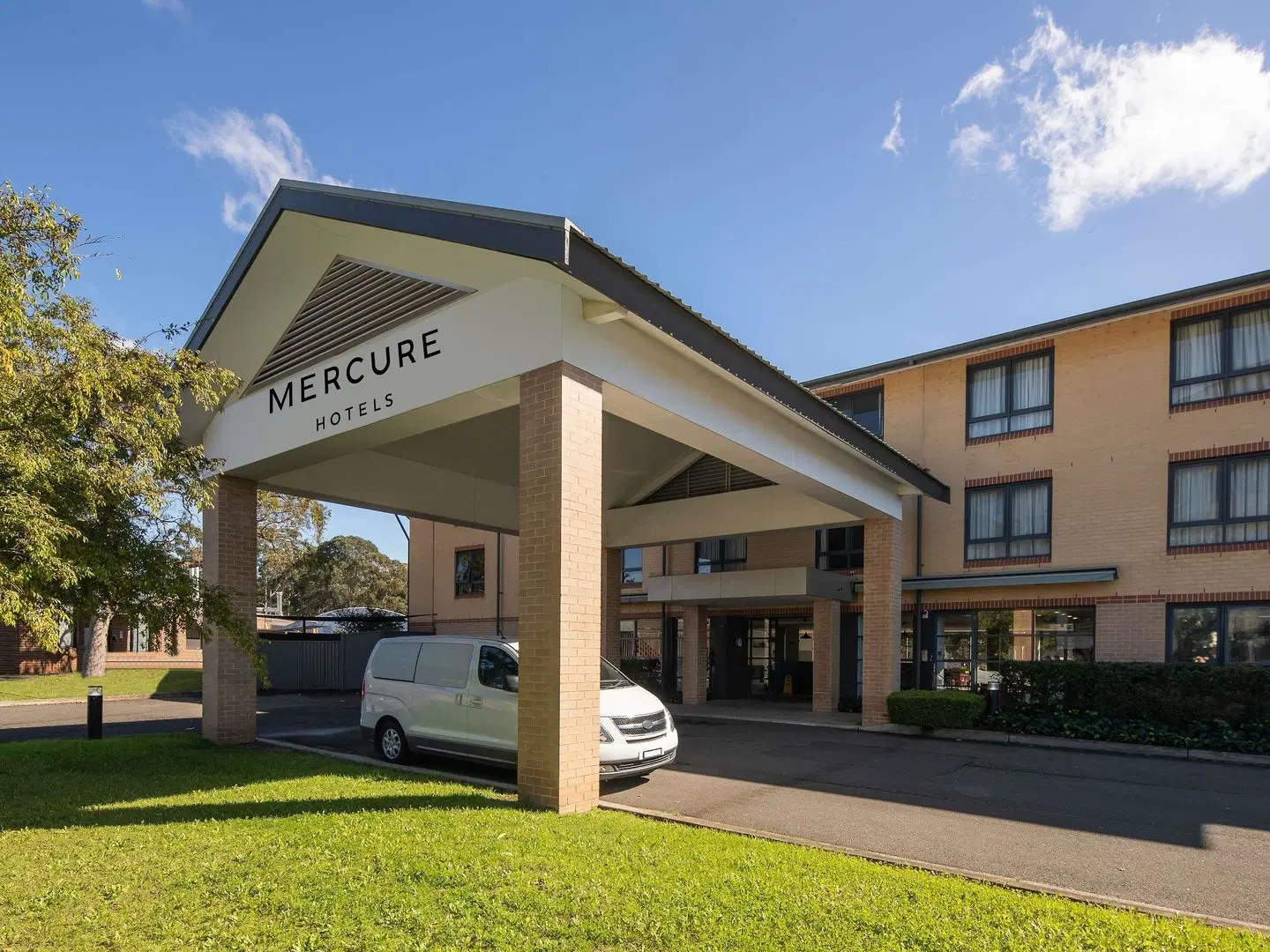 Mercure Sydney Macquarie Park EXTERIOR