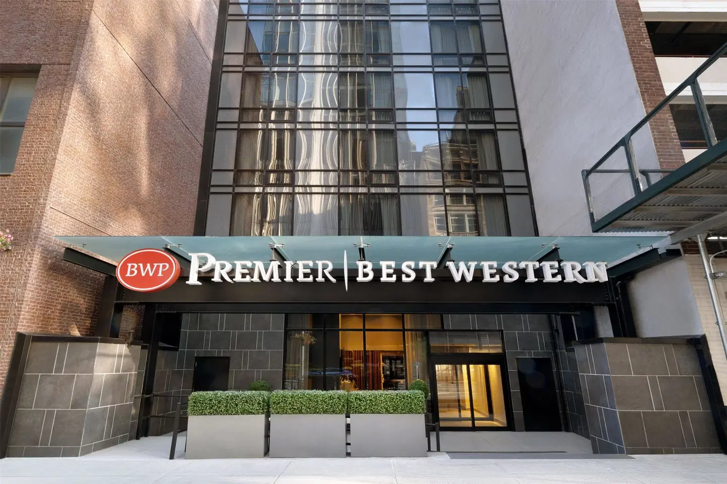 Best Western Premier Empire State Hotel EXTERIOR