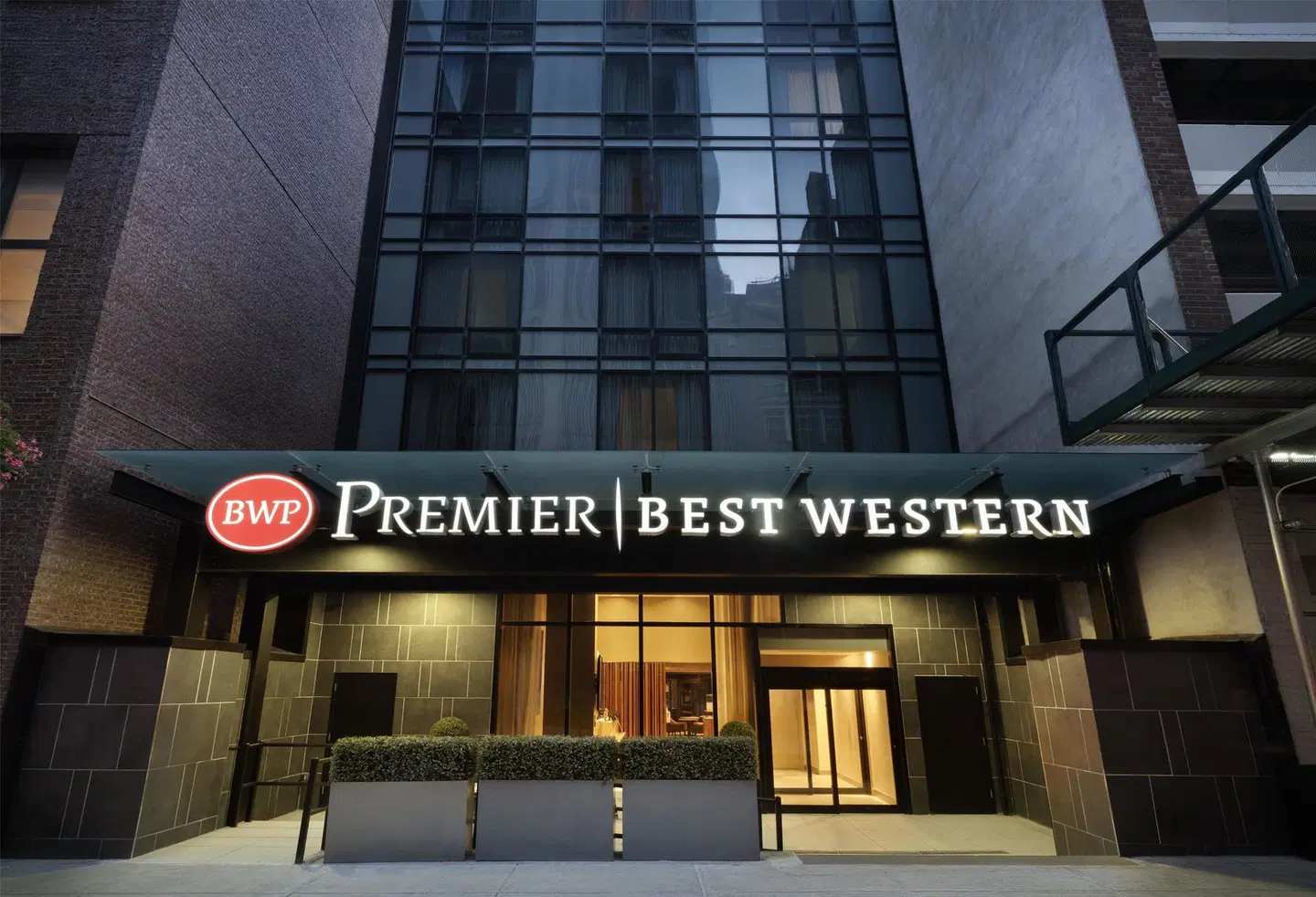 Best Western Premier Empire State Hotel EXTERIOR