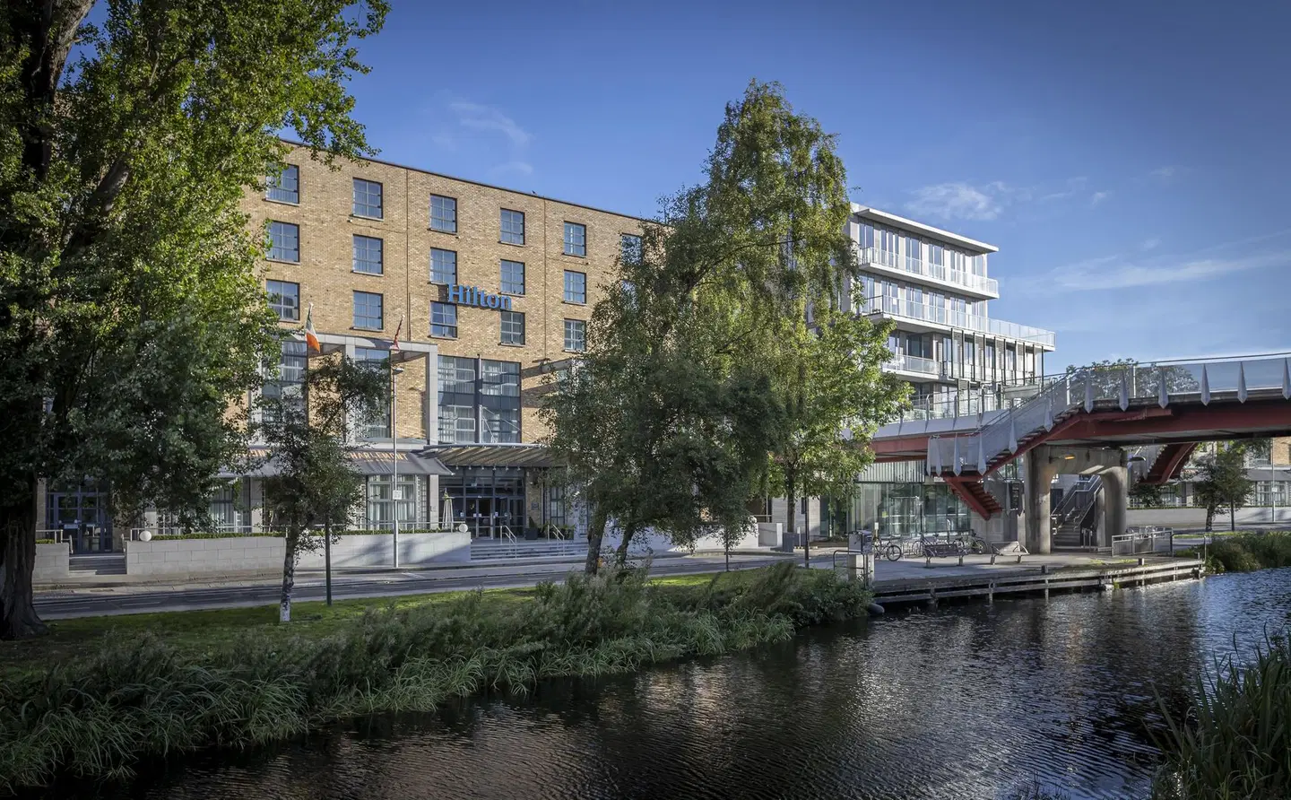 Hilton Dublin EXTERIOR