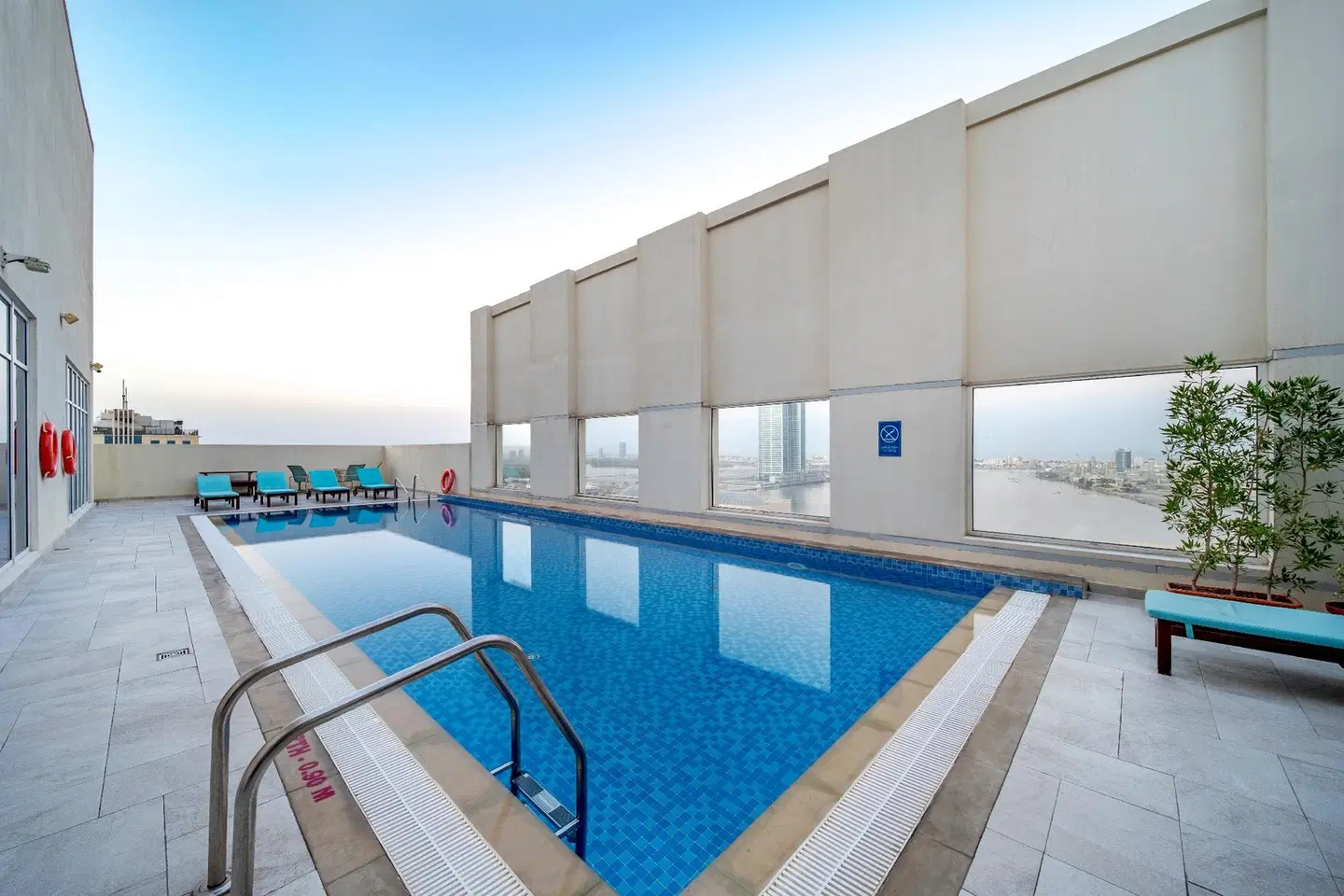 Citymax Hotel Ras Al Khaimah OUTDOOR_POOL