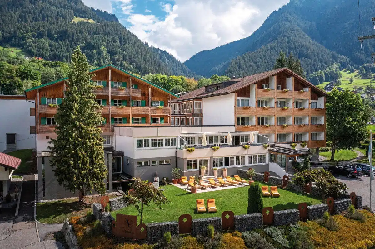 first mountain Hotel Montafon – Hotelfoto