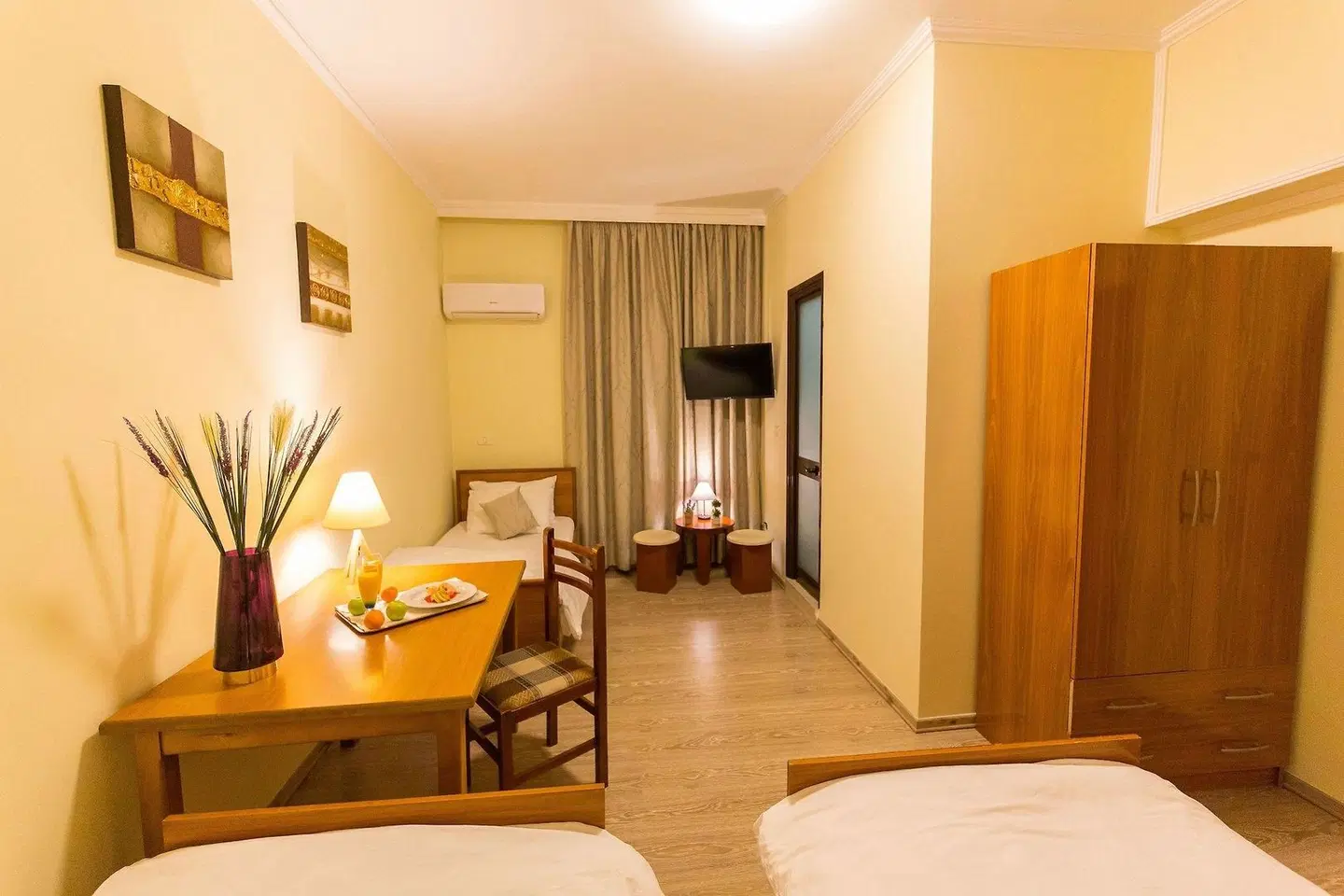 Hotel Baron ROOM_EXAMPLE
