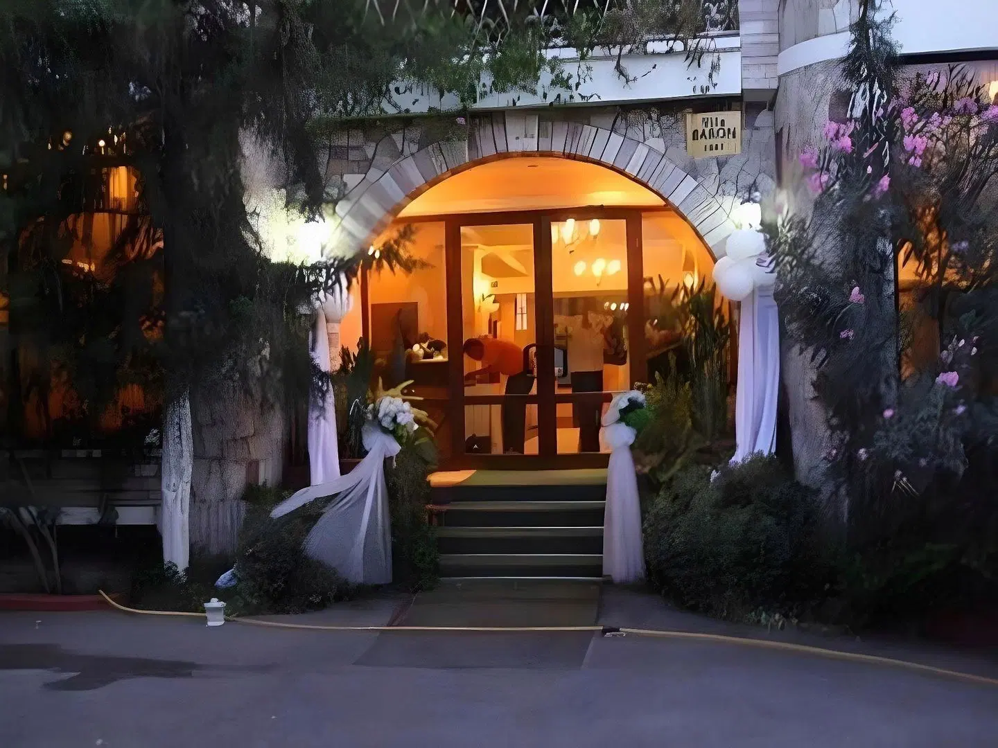 Hotel Baron EXTERIOR