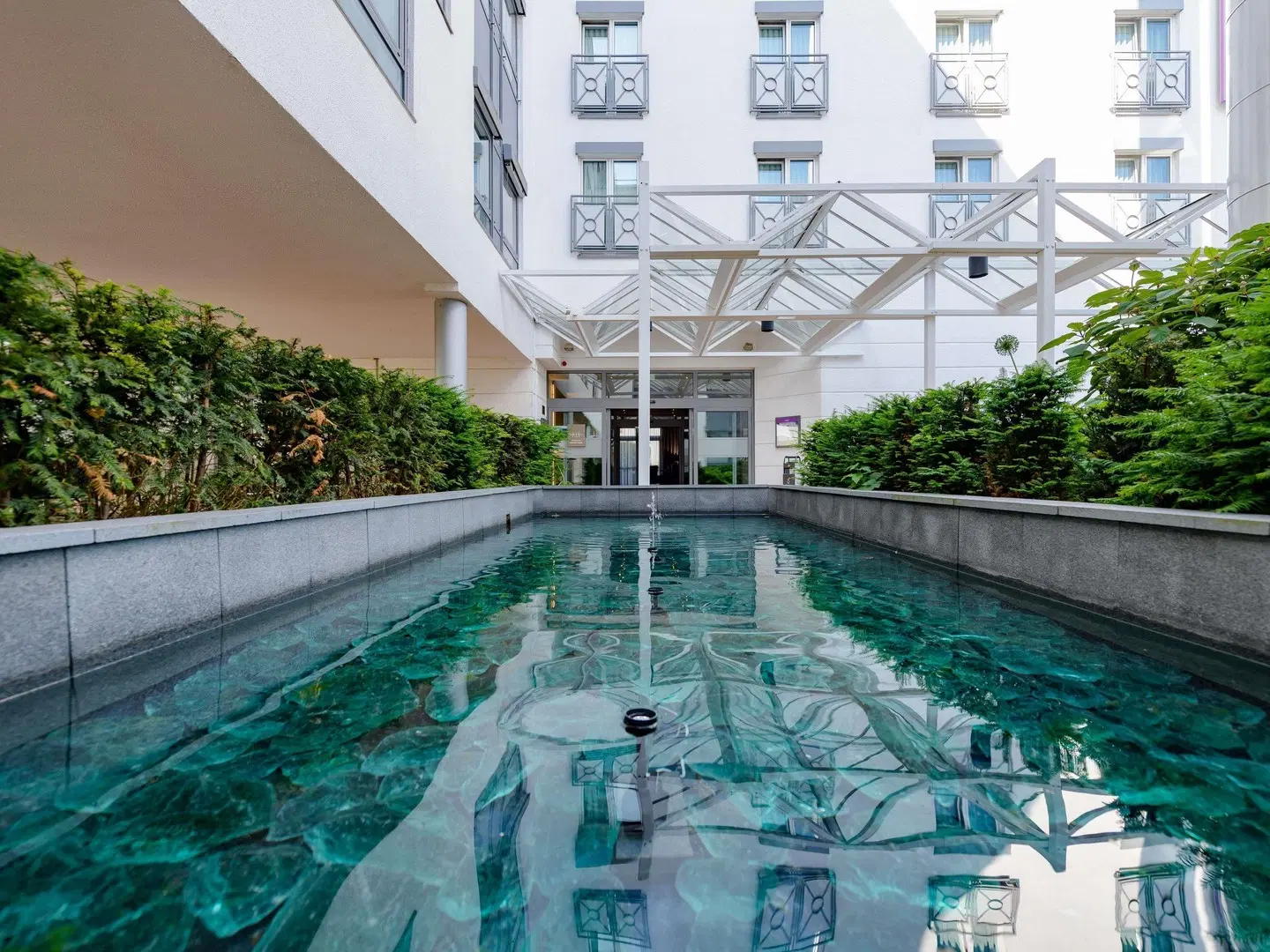 Mercure Stuttgart Airport Messe OUTDOOR_POOL