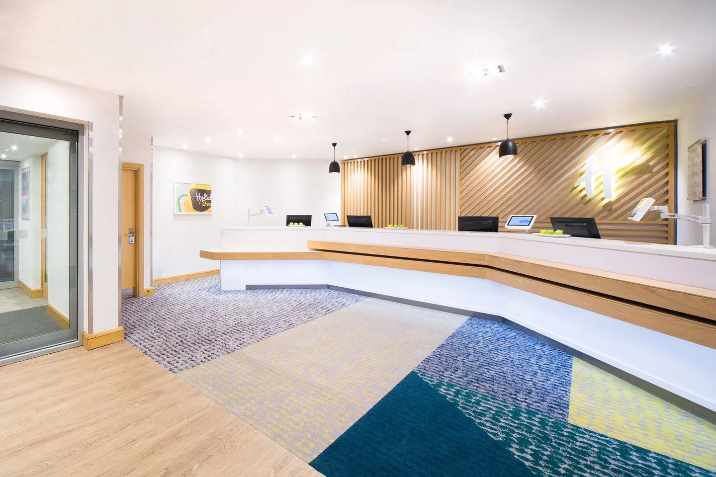 Holiday Inn London Gatwick Airport ROOM_EXAMPLE
