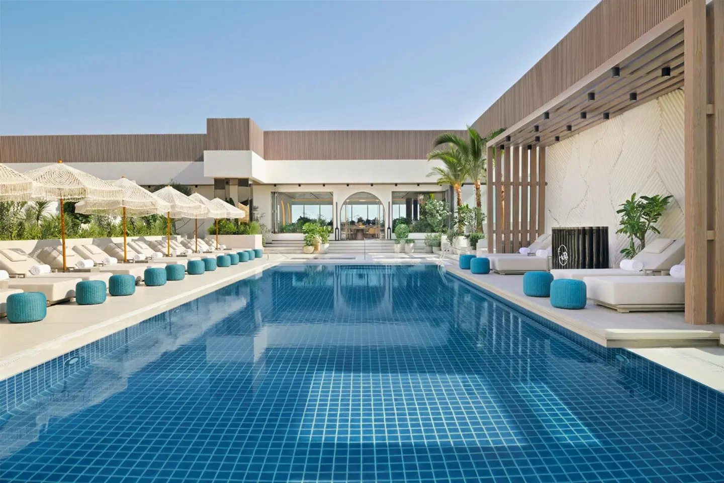 Sheraton Grand Hotel Dubai OUTDOOR_POOL